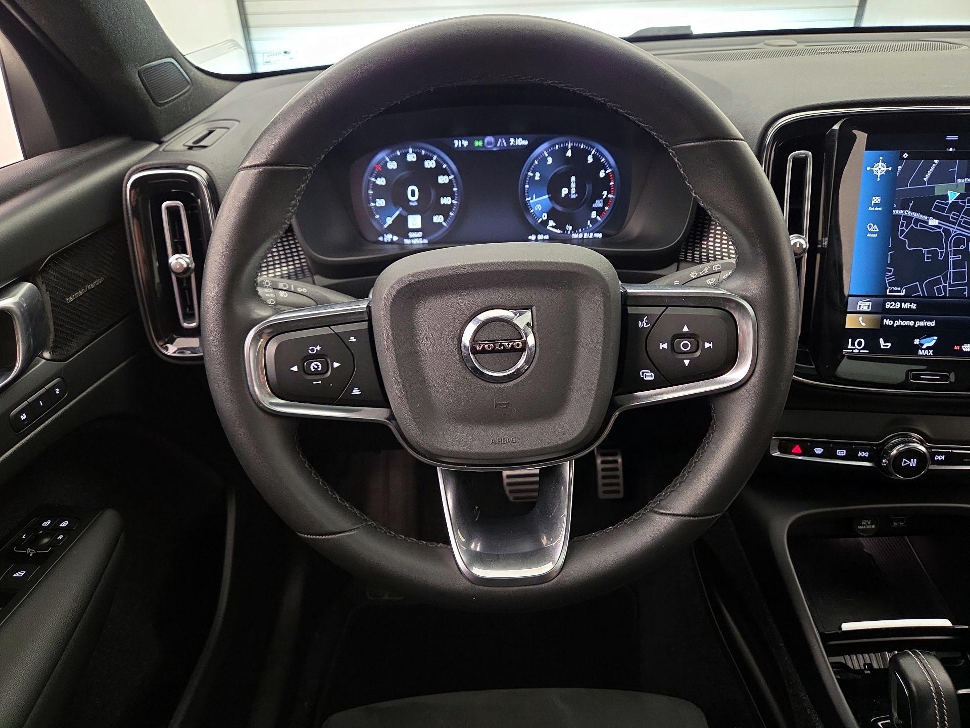 Thumbnail: 2022 Volvo XC40 - 10