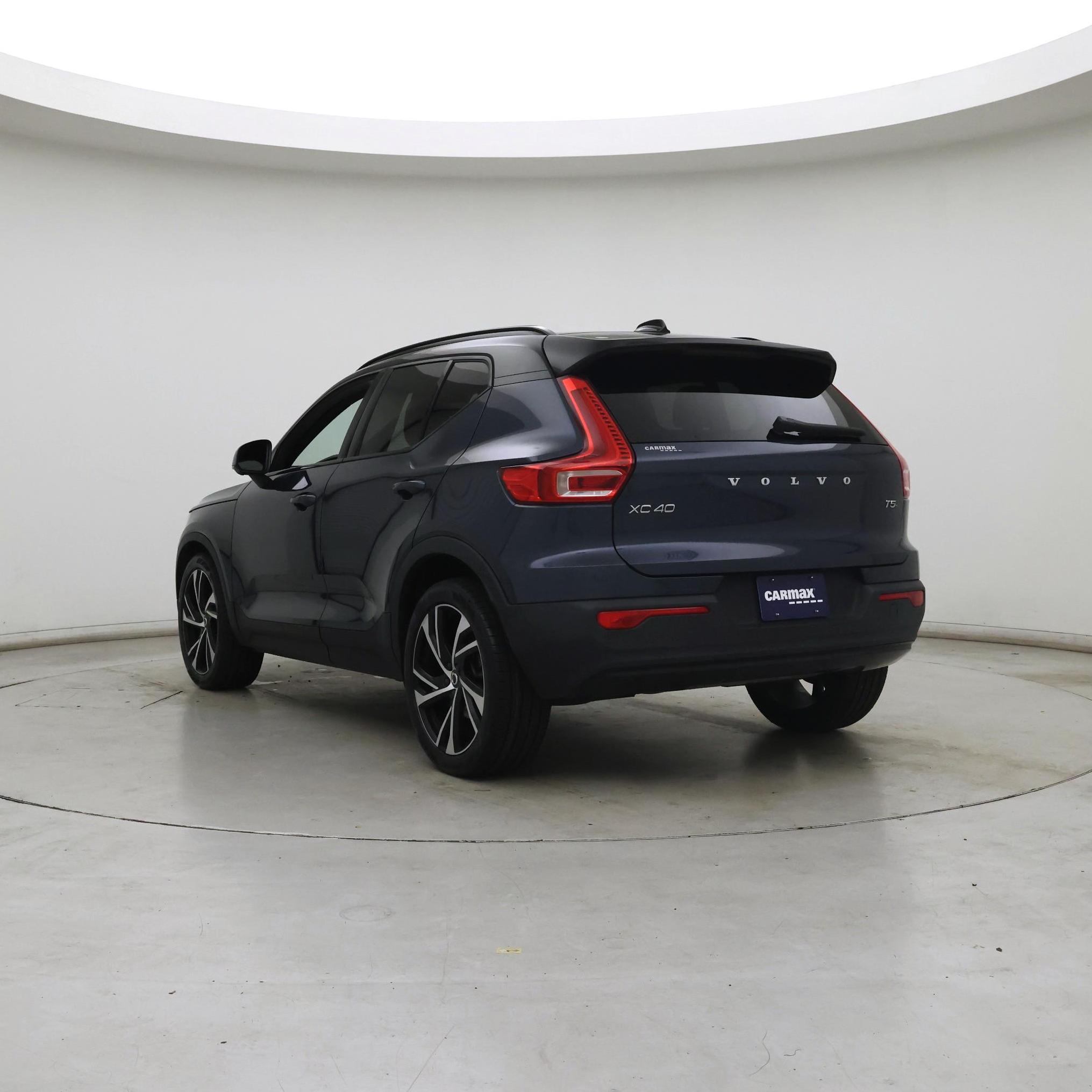 Thumbnail: 2022 Volvo XC40 - 2