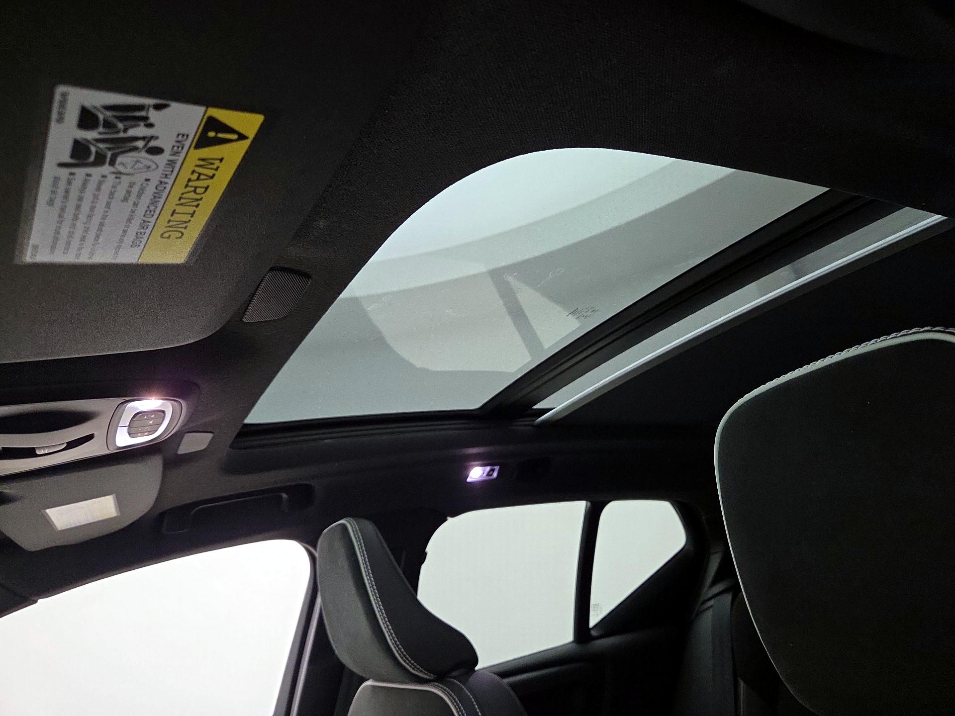 Thumbnail: 2022 Volvo XC40 - 20