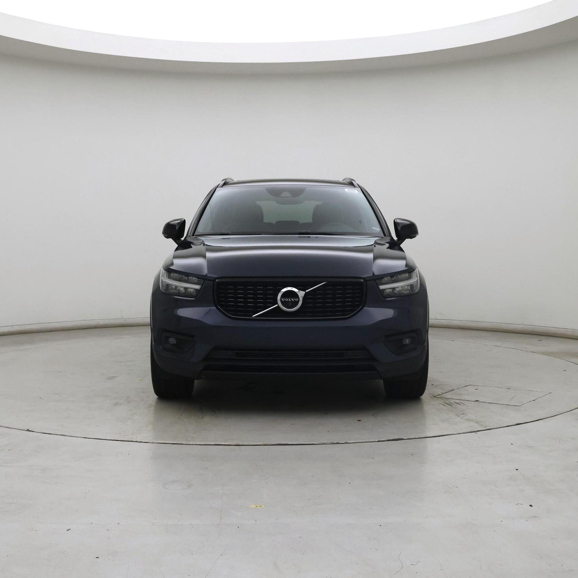 Thumbnail: 2022 Volvo XC40 - 5