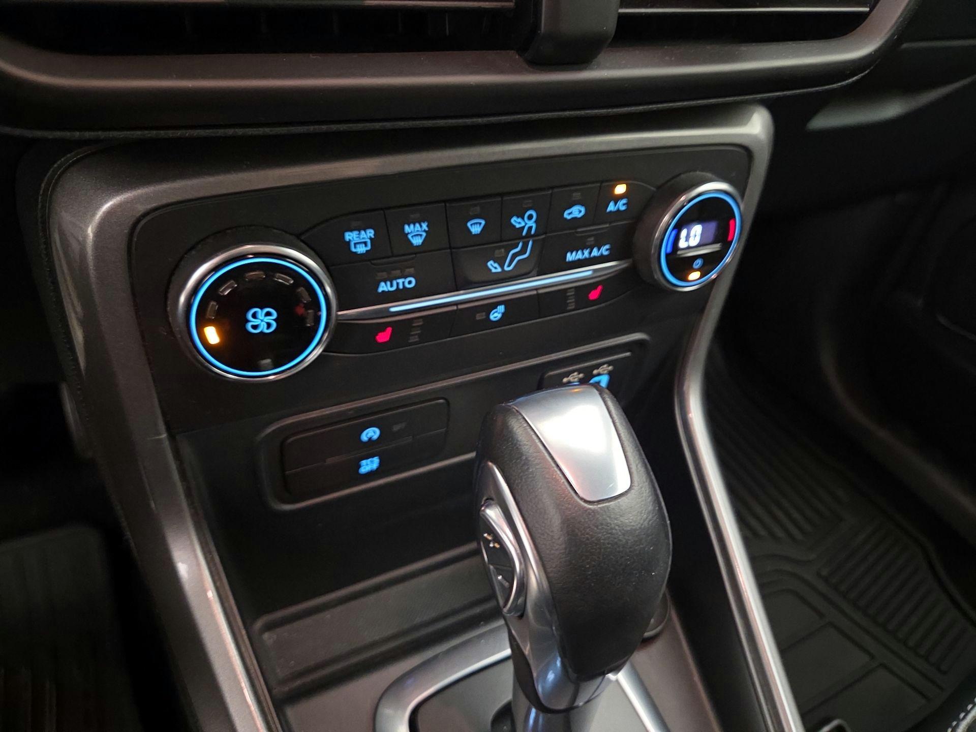 Thumbnail: 2019 Ford EcoSport - 16