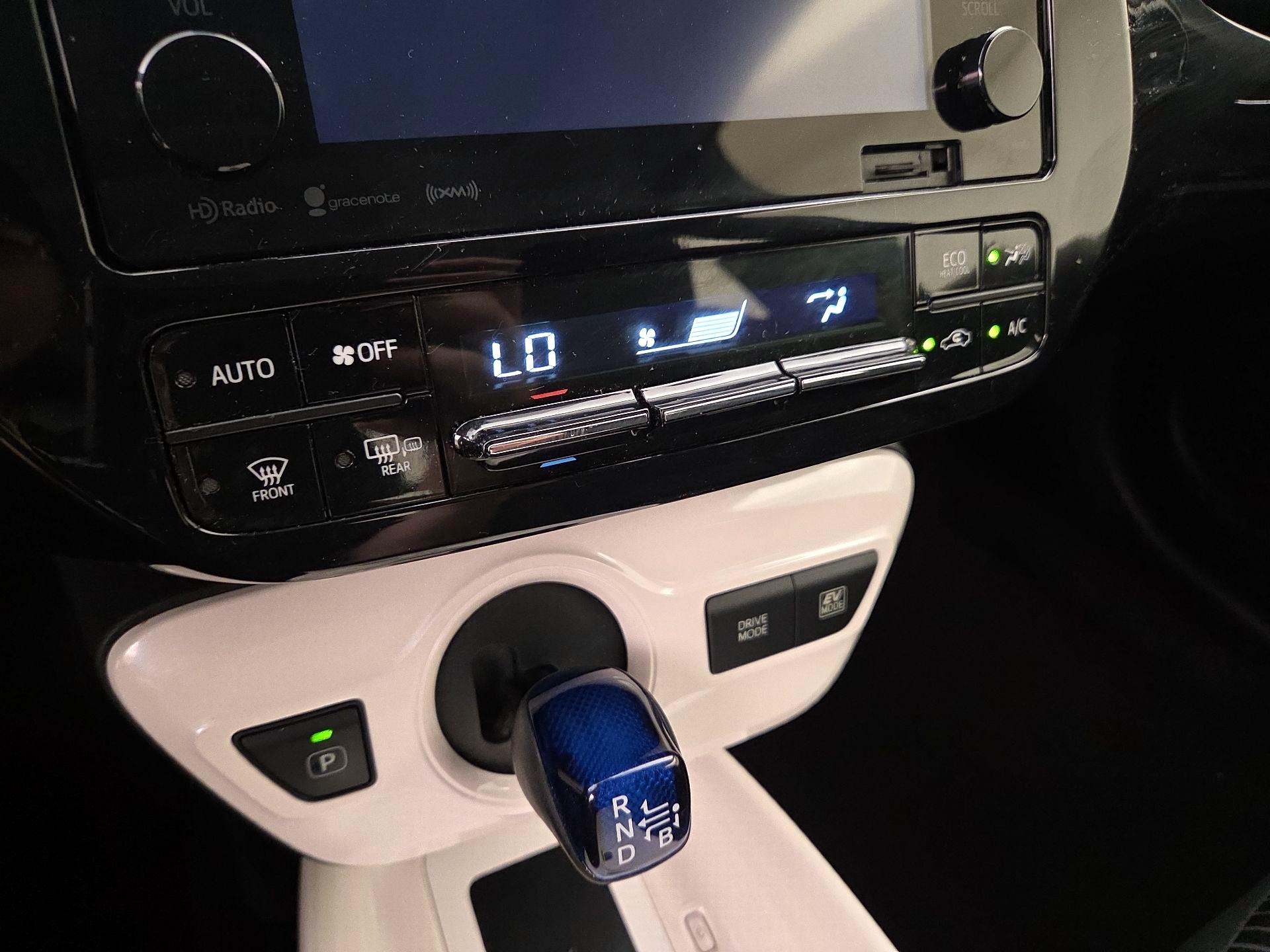 Thumbnail: 2016 Toyota Prius - 16