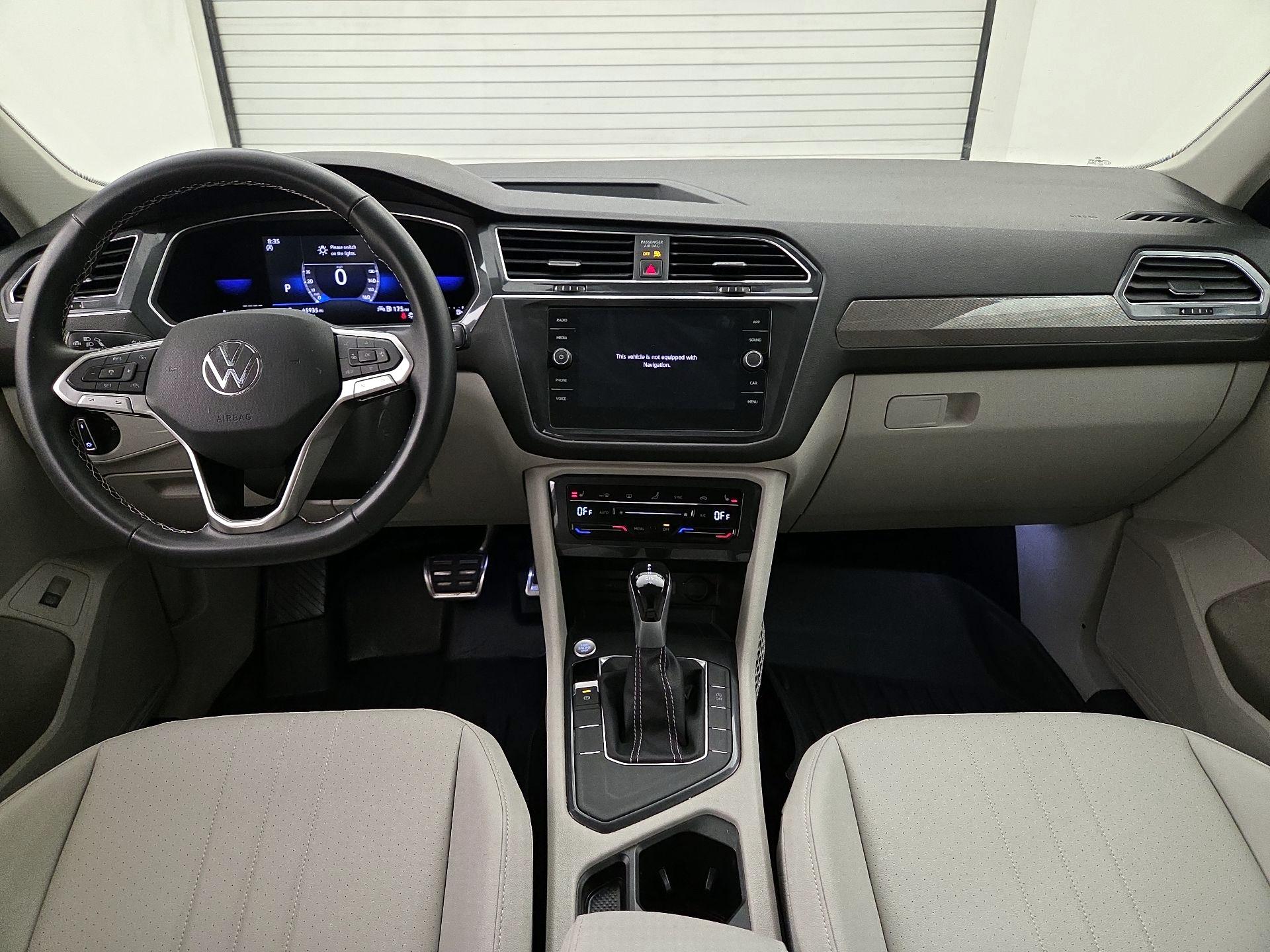 Thumbnail: 2022 Volkswagen Tiguan - 9