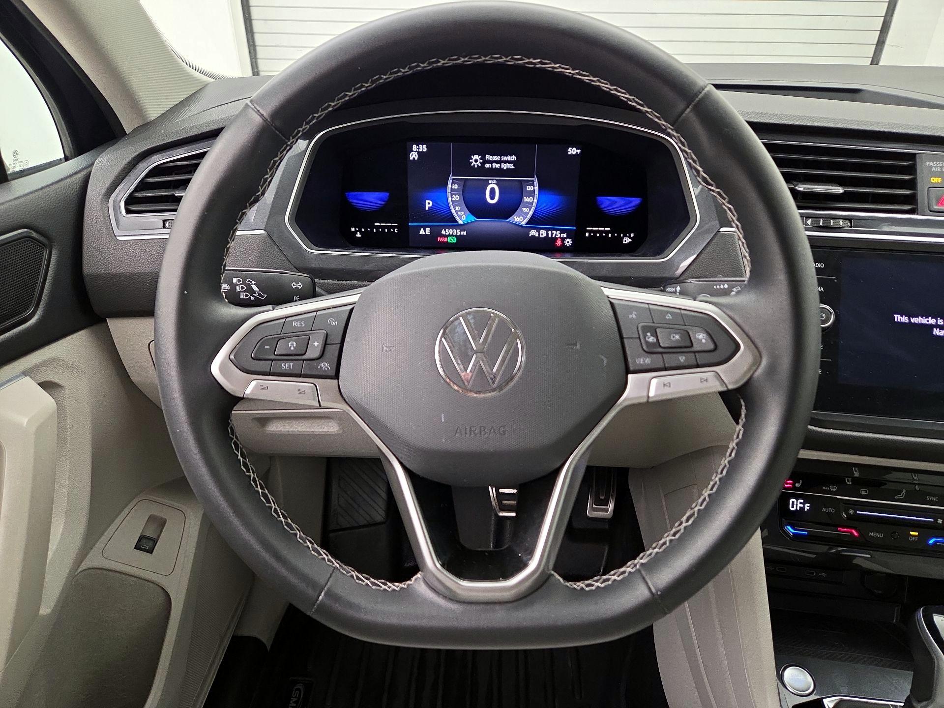 Thumbnail: 2022 Volkswagen Tiguan - 10