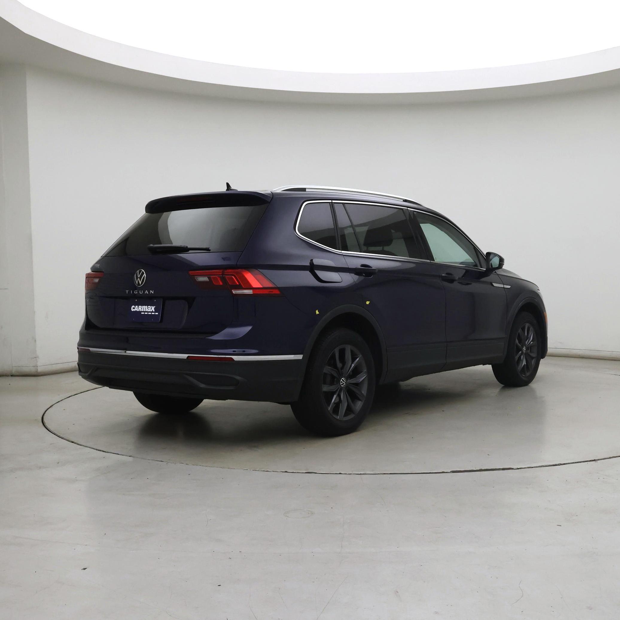 Thumbnail: 2022 Volkswagen Tiguan - 8