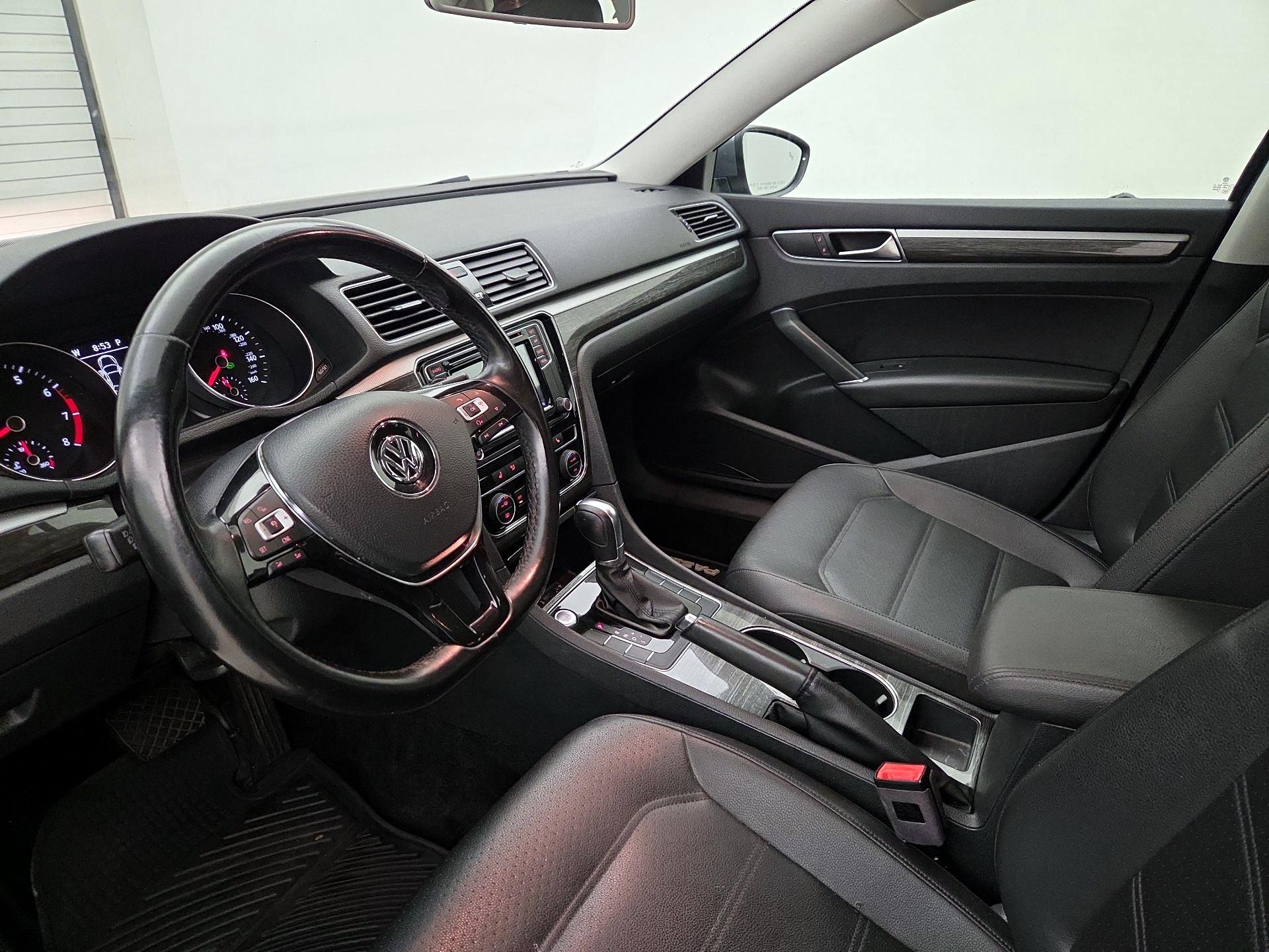 Thumbnail: 2018 Volkswagen Passat - 11