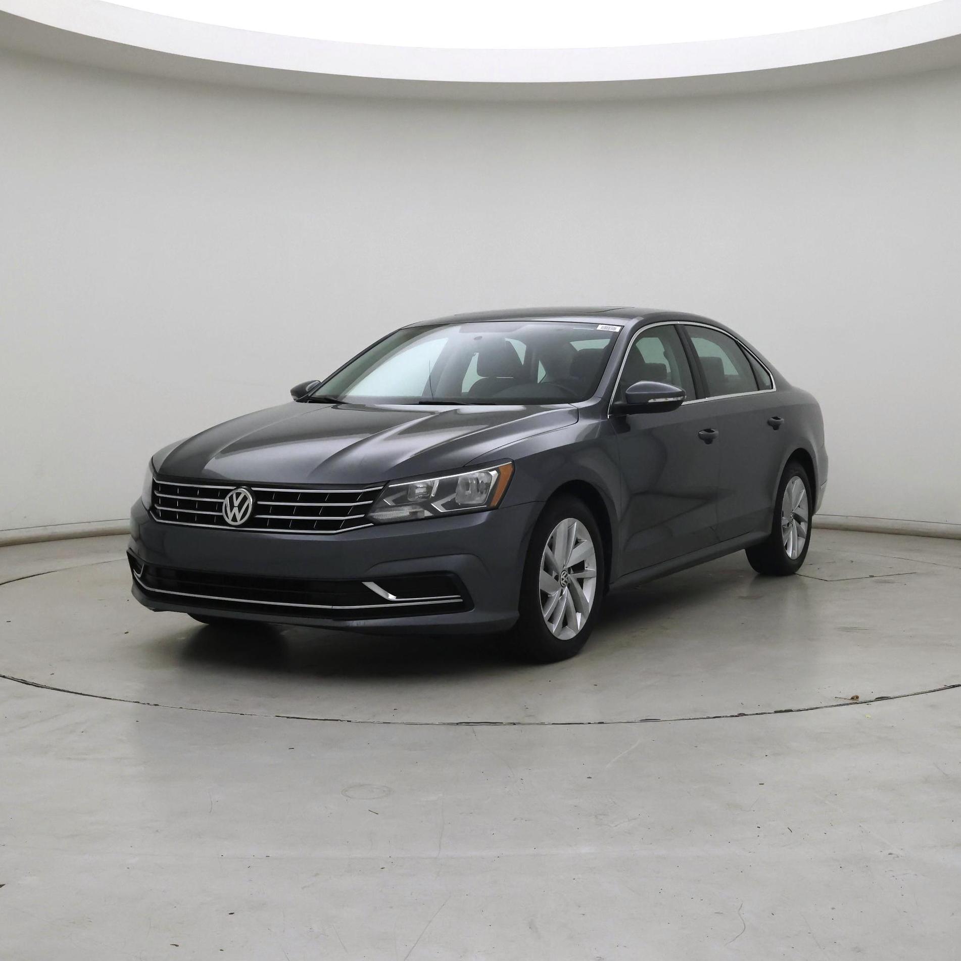 Thumbnail: 2018 Volkswagen Passat - 4