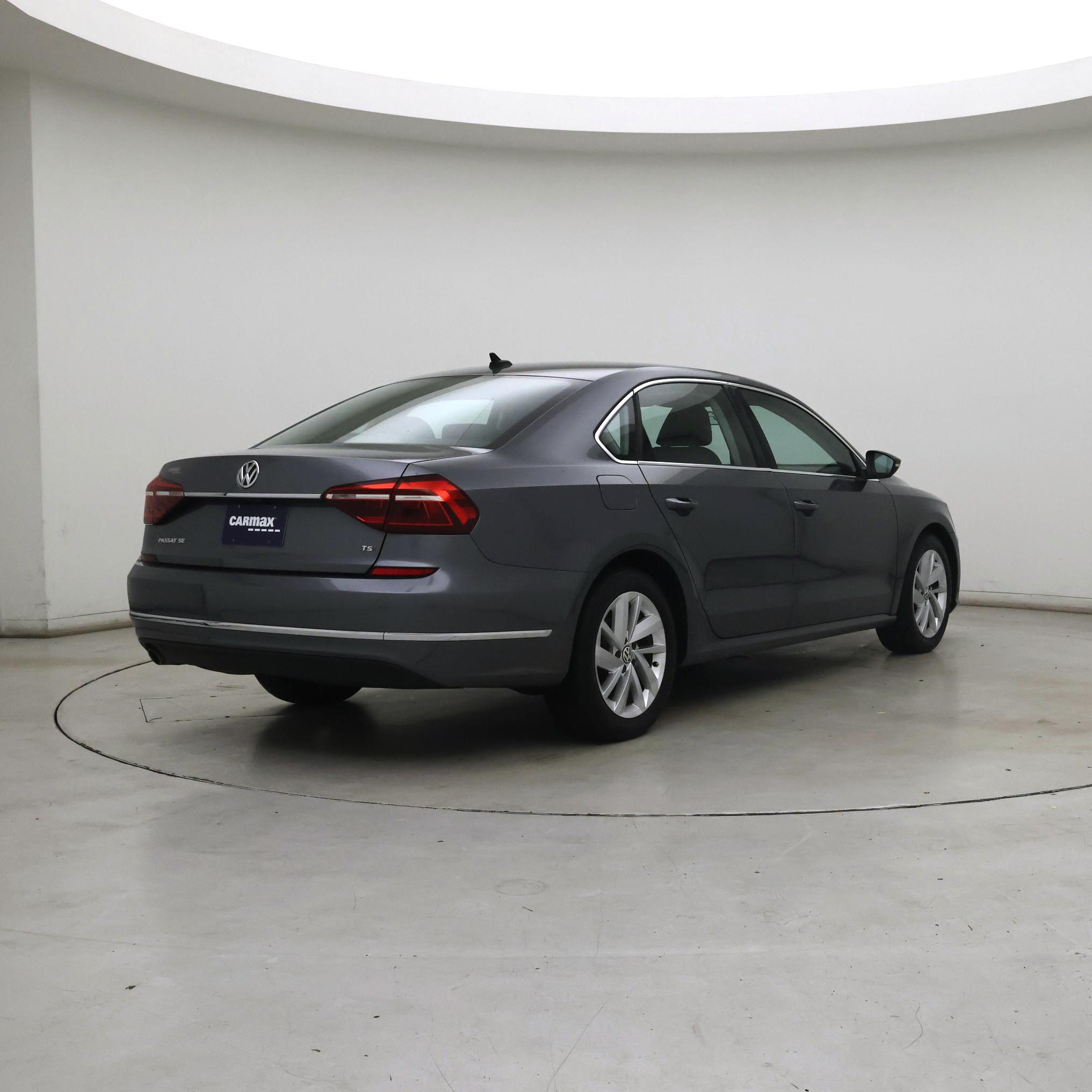 Thumbnail: 2018 Volkswagen Passat - 8