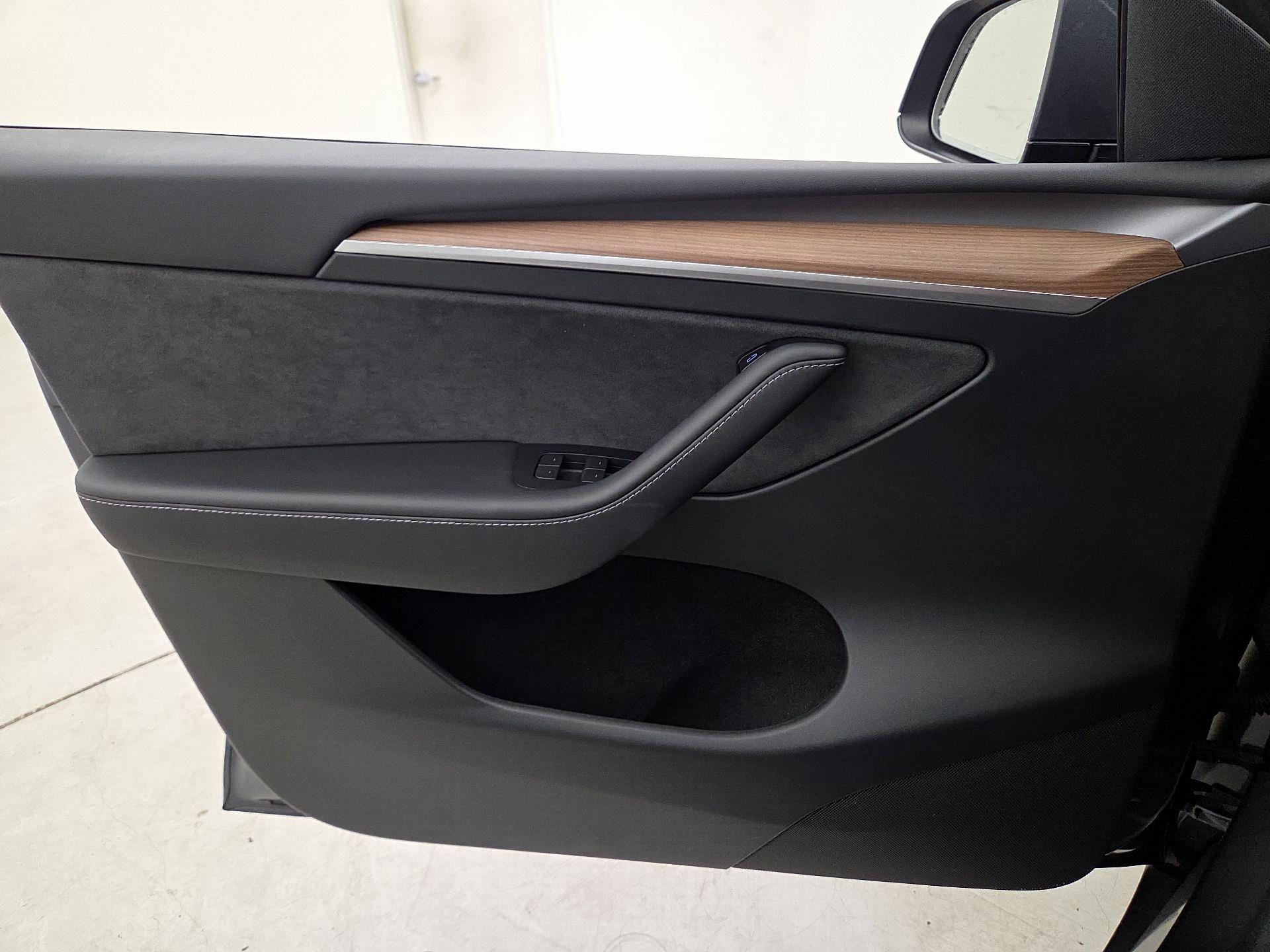 Thumbnail: 2023 Tesla Model Y - 12