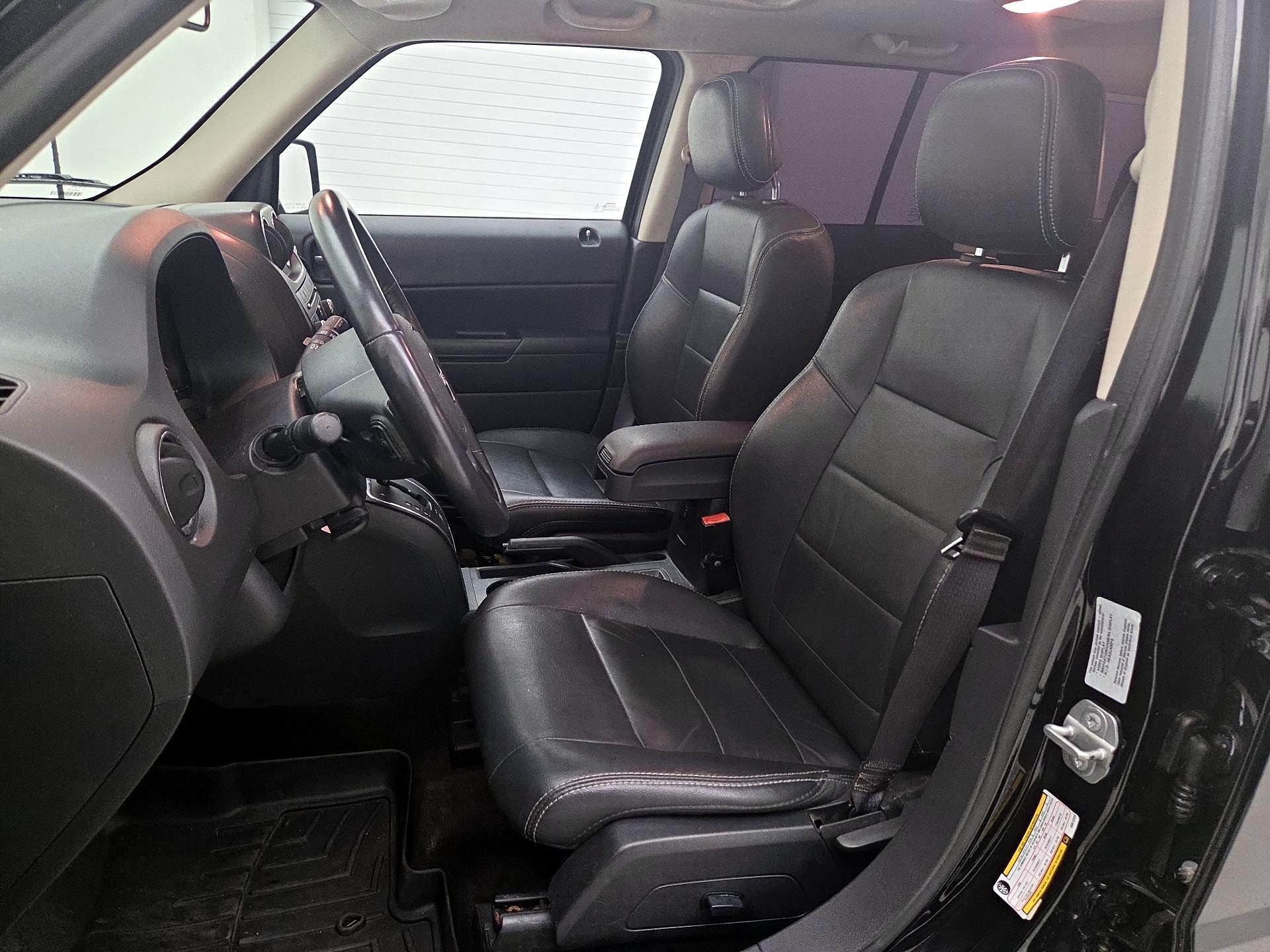 Thumbnail: 2016 Jeep Patriot - 11