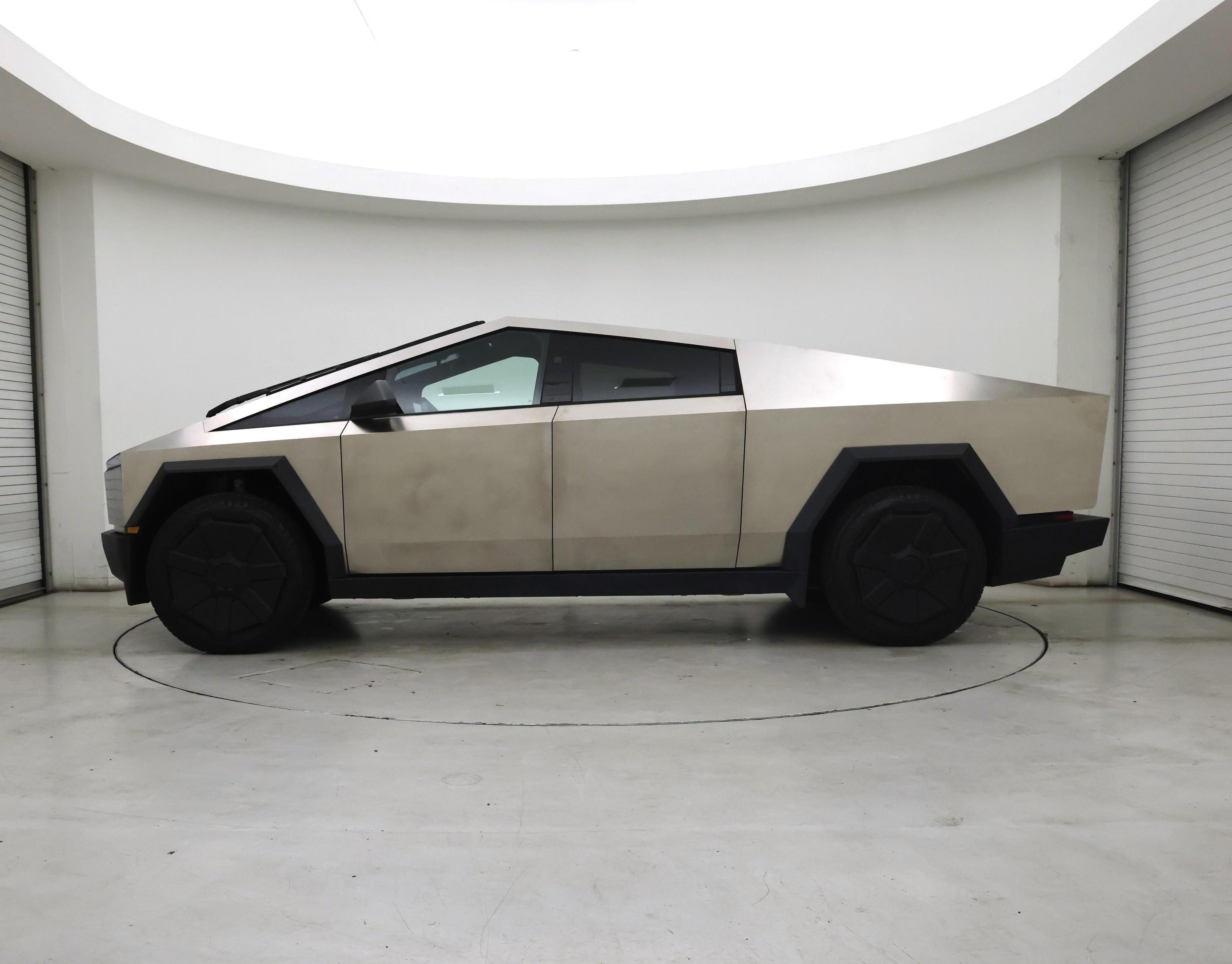 Thumbnail: 2024 Tesla Cybertruck - 3