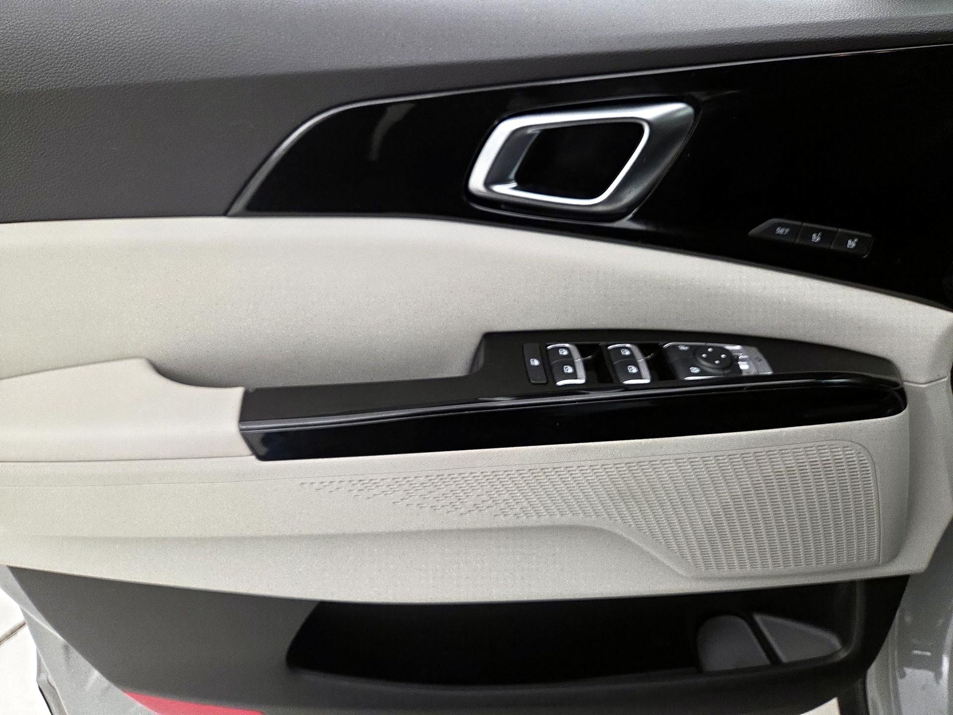 Thumbnail: 2024 Kia Carnival - 12