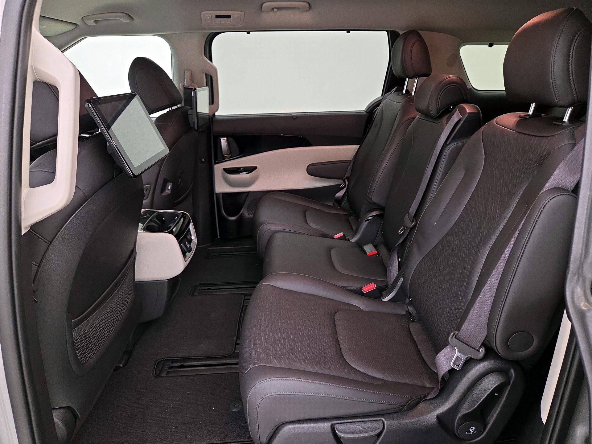 Thumbnail: 2024 Kia Carnival - 19