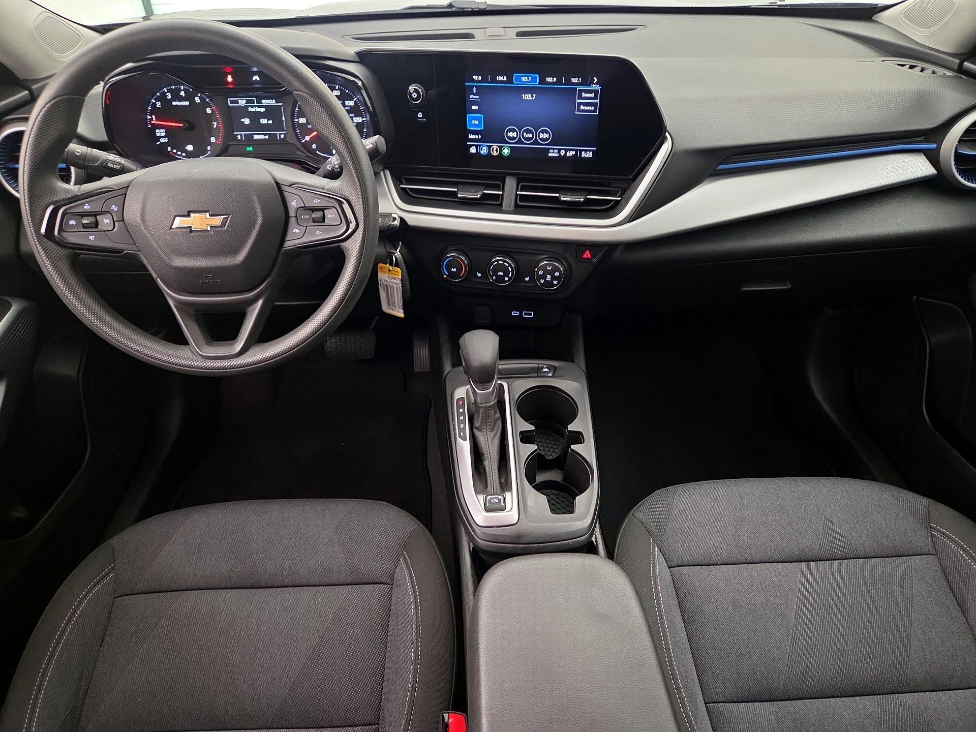 Thumbnail: 2025 Chevrolet Trax - 9