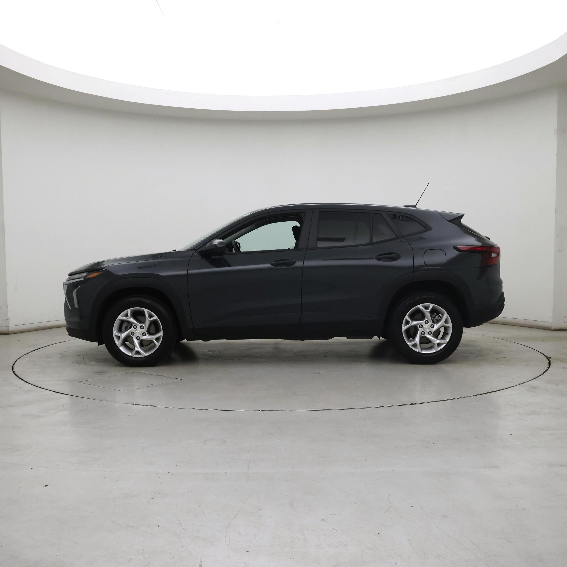 Thumbnail: 2025 Chevrolet Trax - 3