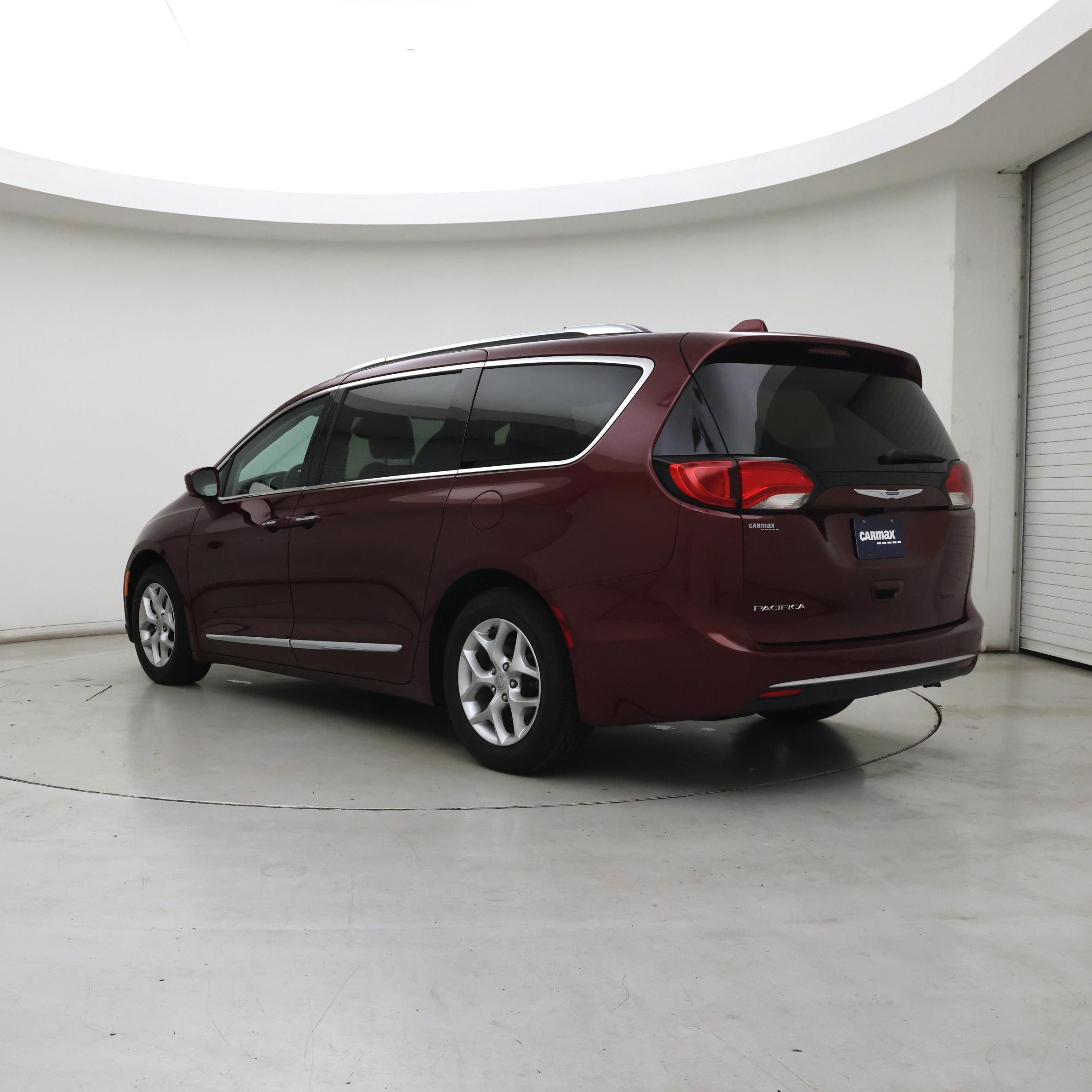 Thumbnail: 2018 Chrysler Pacifica - 2