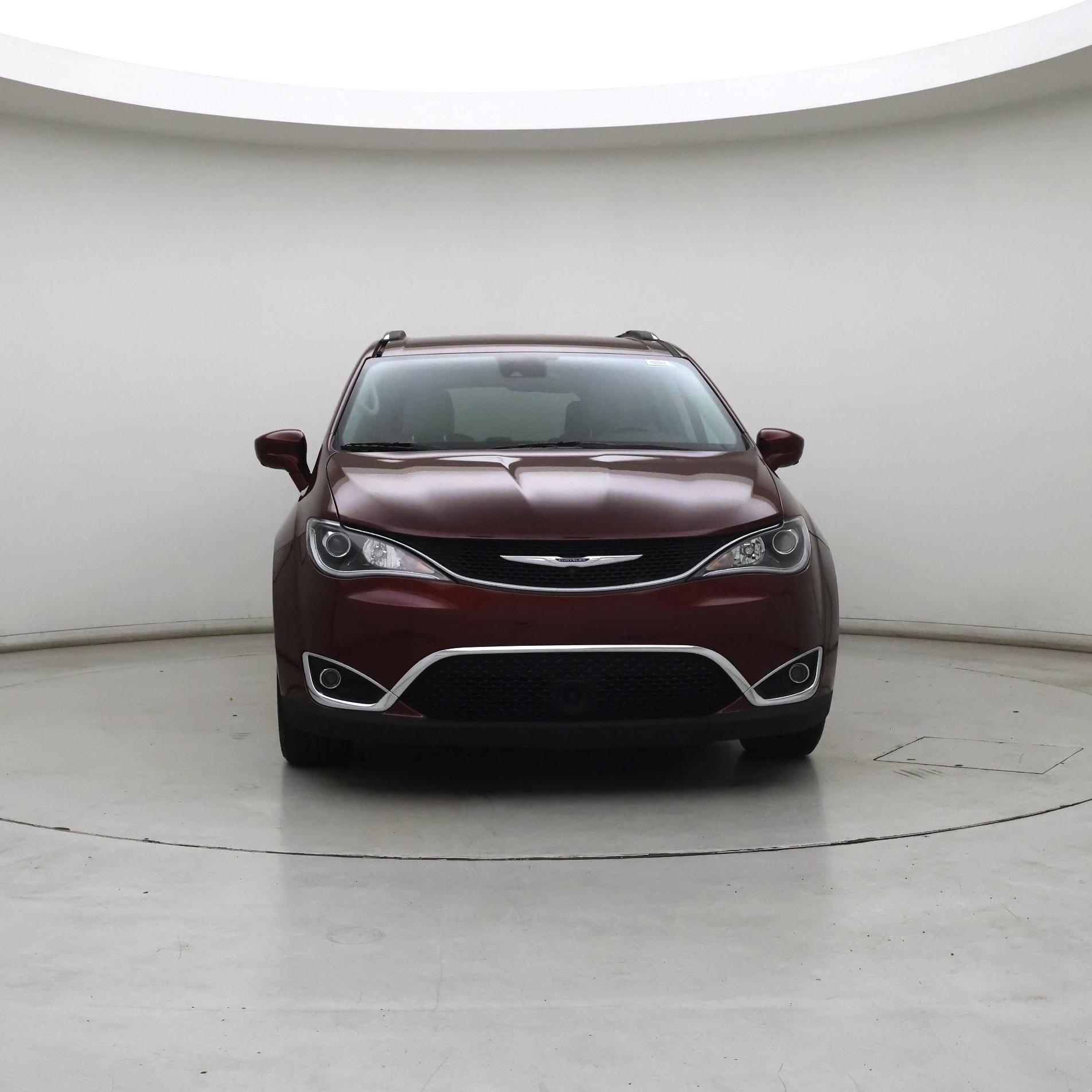 Thumbnail: 2018 Chrysler Pacifica - 5