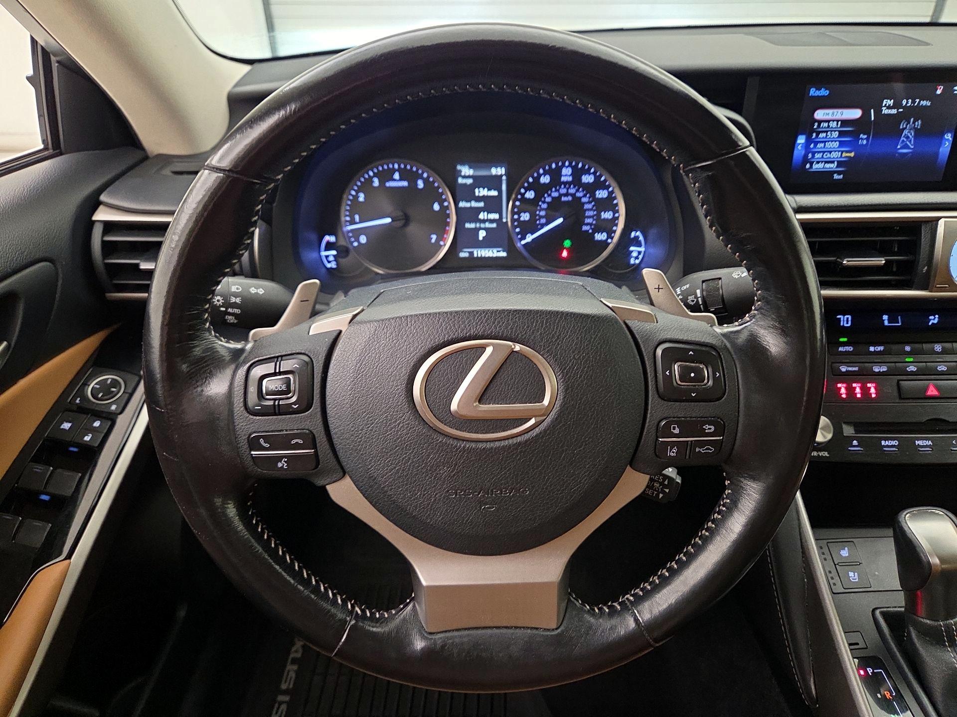 Thumbnail: 2017 Lexus IS - 10