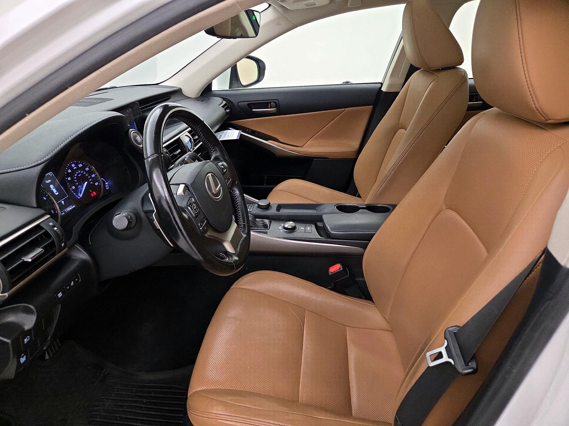 Thumbnail: 2017 Lexus IS - 11
