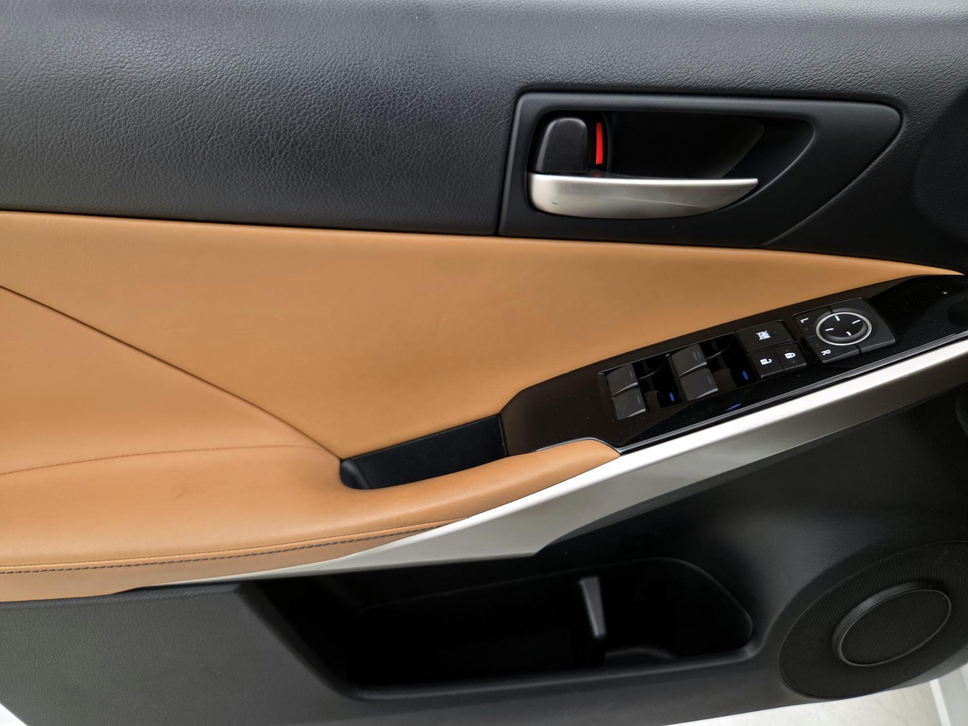 Thumbnail: 2017 Lexus IS - 12