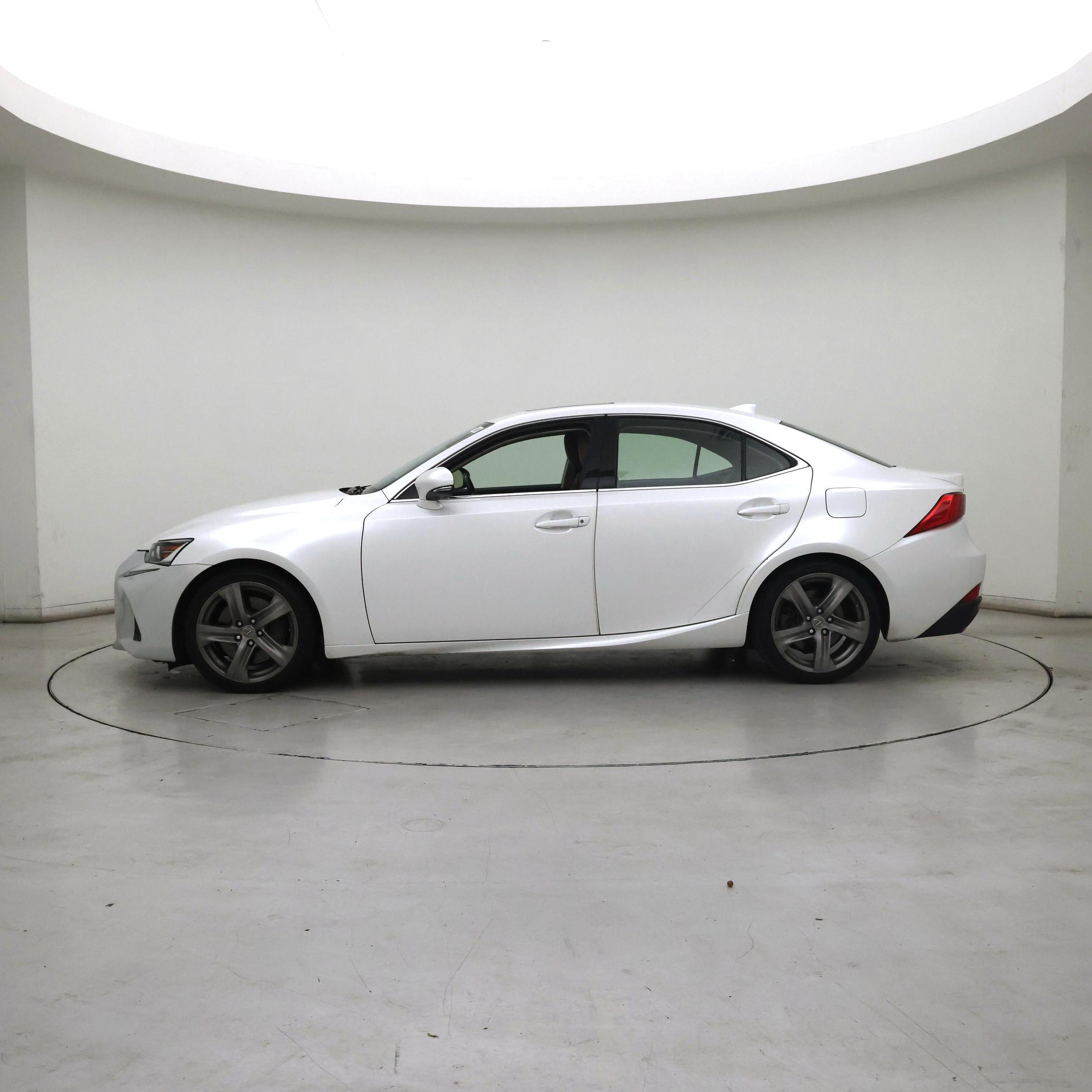 Thumbnail: 2017 Lexus IS - 3