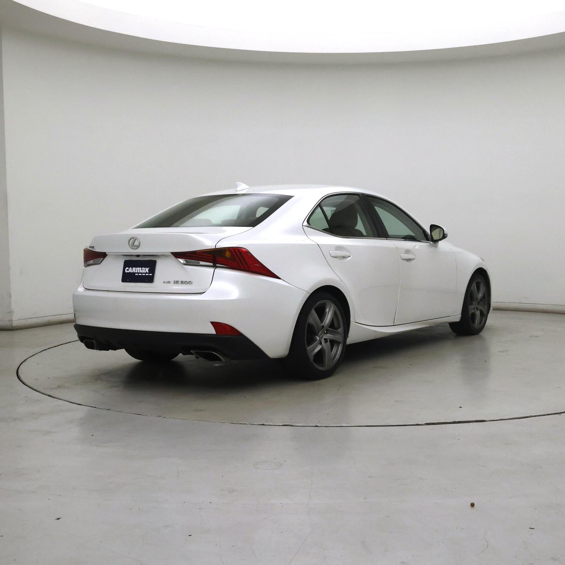 Thumbnail: 2017 Lexus IS - 8