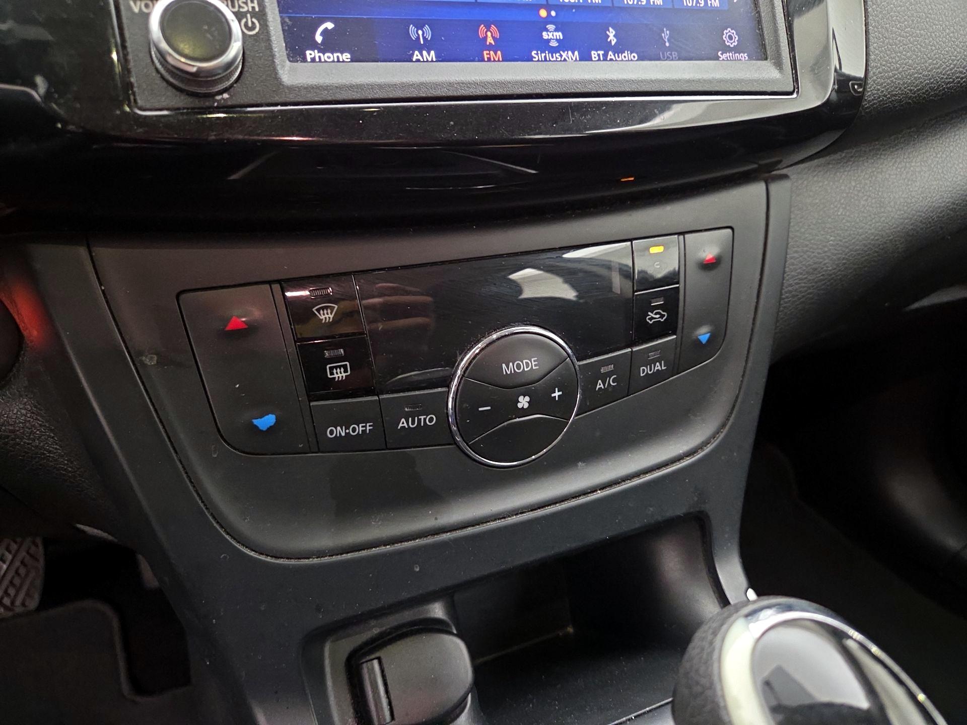 Thumbnail: 2019 Nissan Sentra - 16