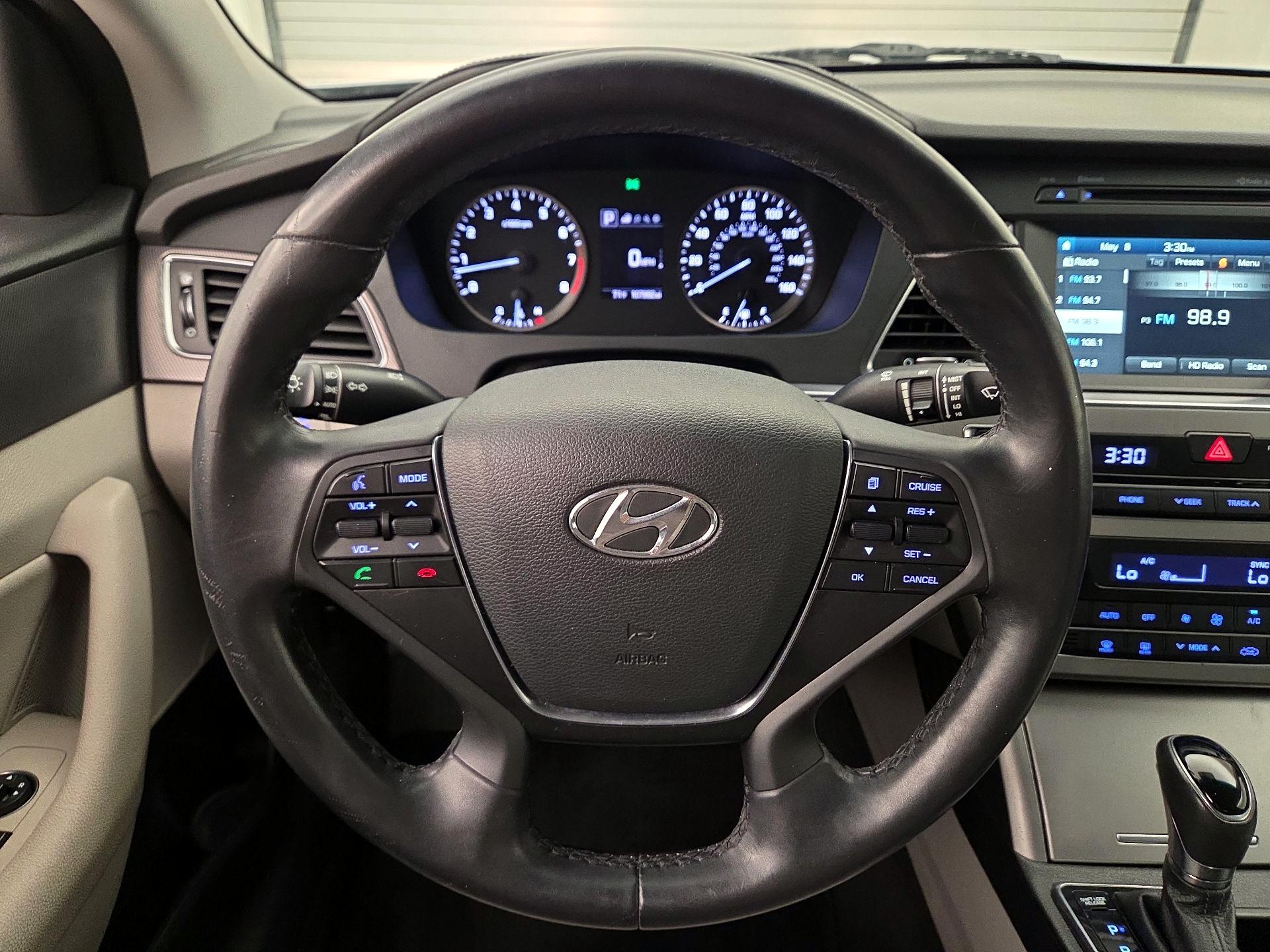 Thumbnail: 2016 Hyundai Sonata - 10