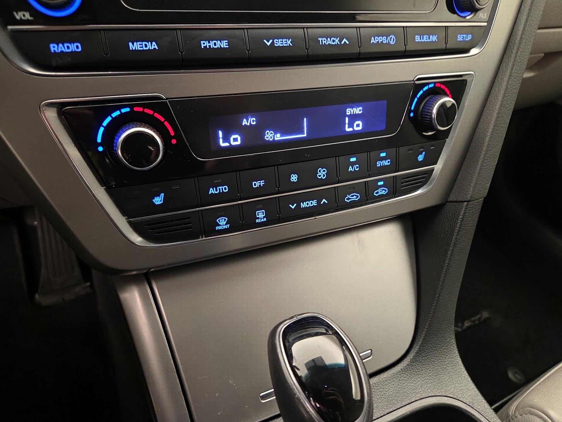 Thumbnail: 2016 Hyundai Sonata - 16