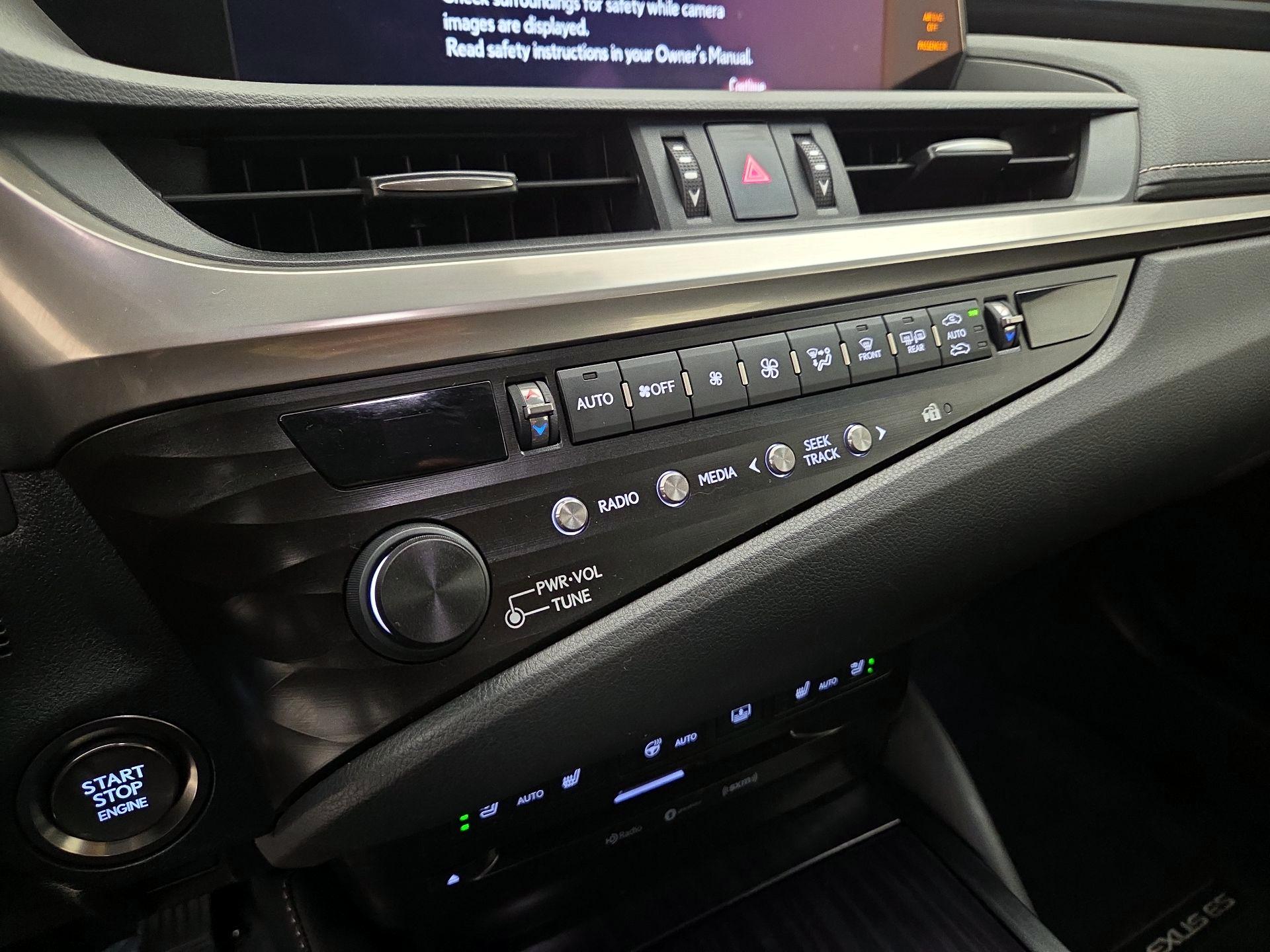 Thumbnail: 2019 Lexus ES - 16