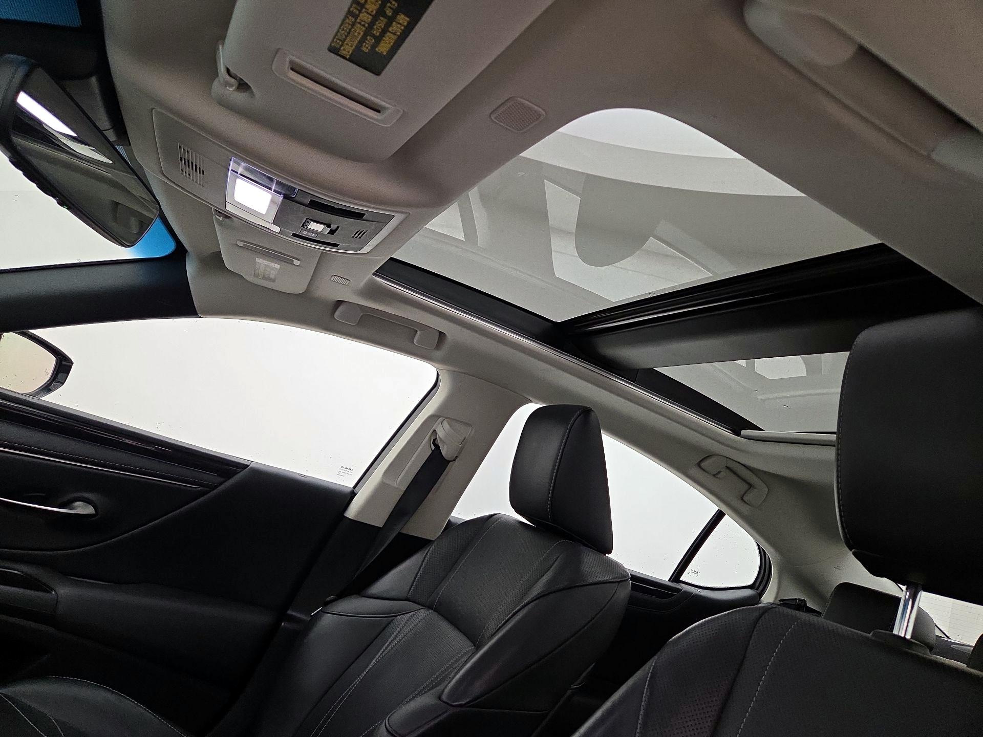 Thumbnail: 2019 Lexus ES - 18