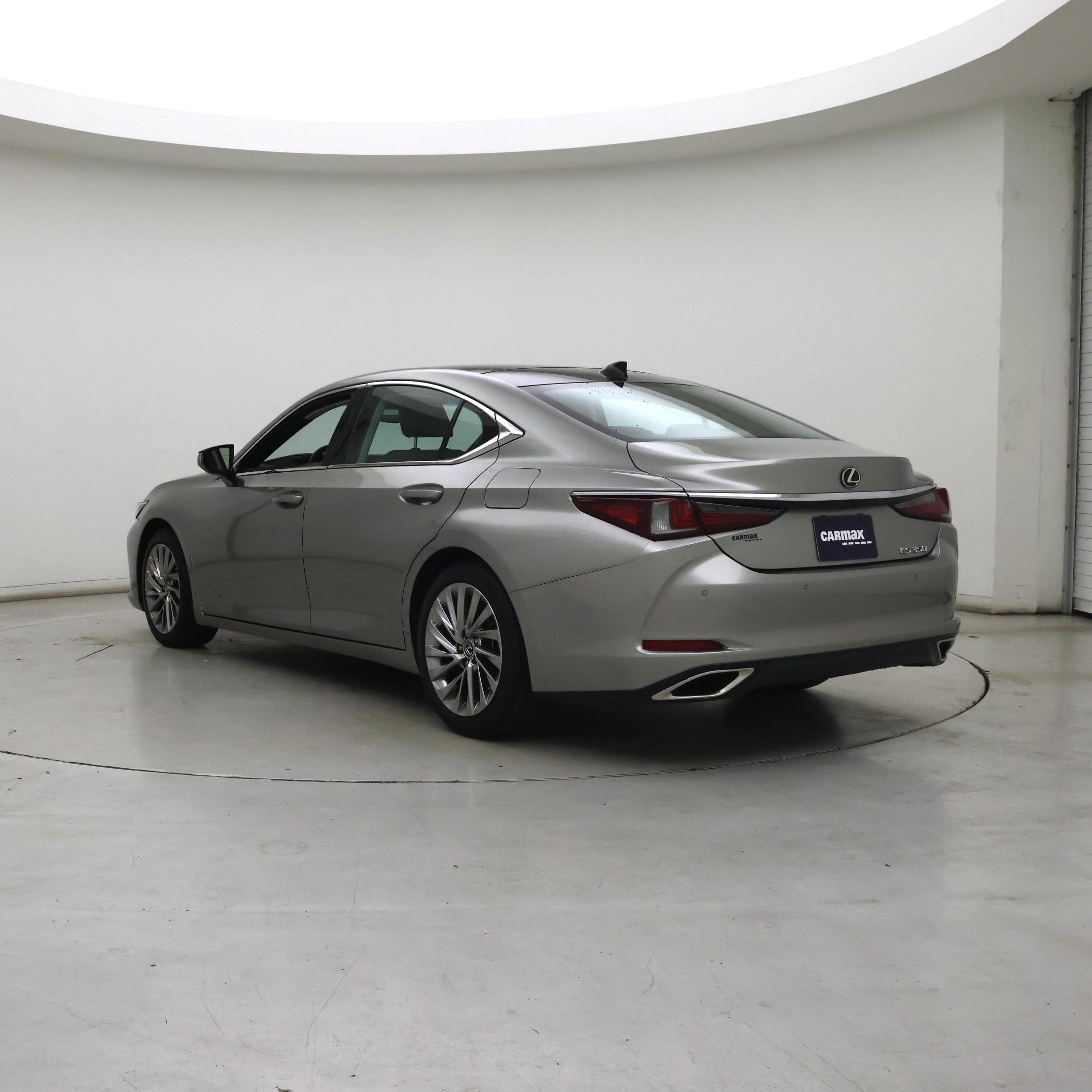 Thumbnail: 2019 Lexus ES - 2