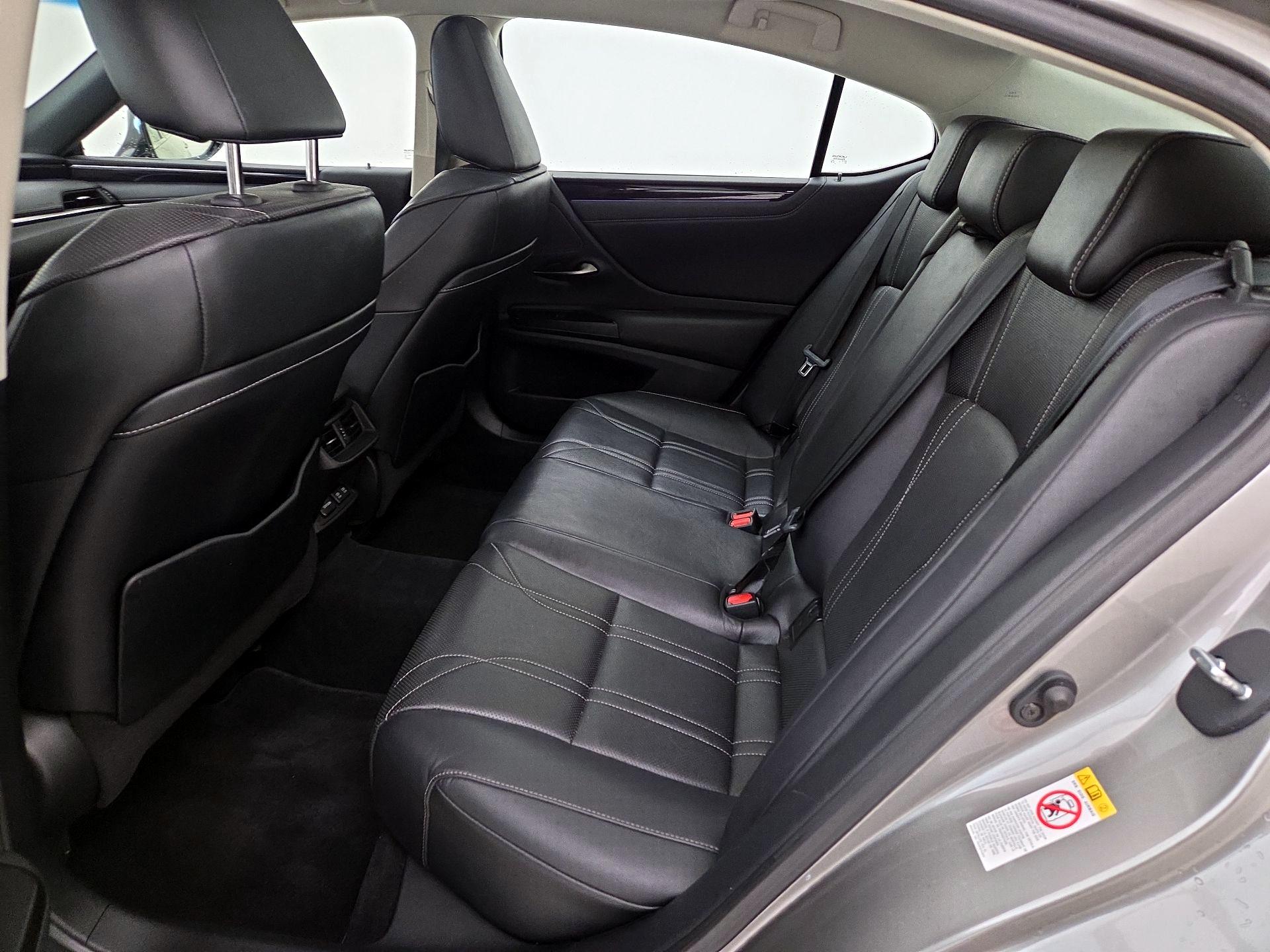 Thumbnail: 2019 Lexus ES - 19