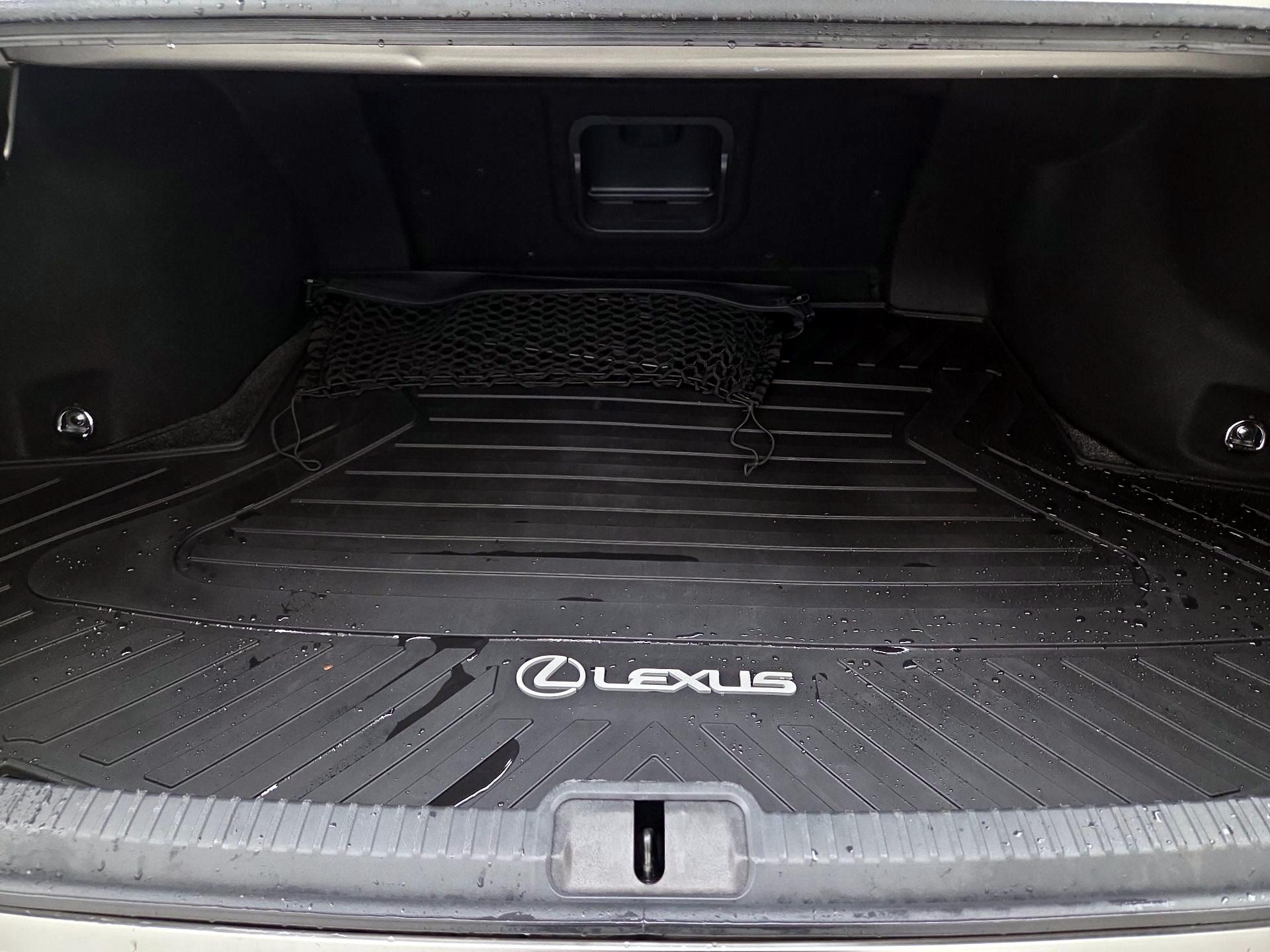 Thumbnail: 2019 Lexus ES - 20