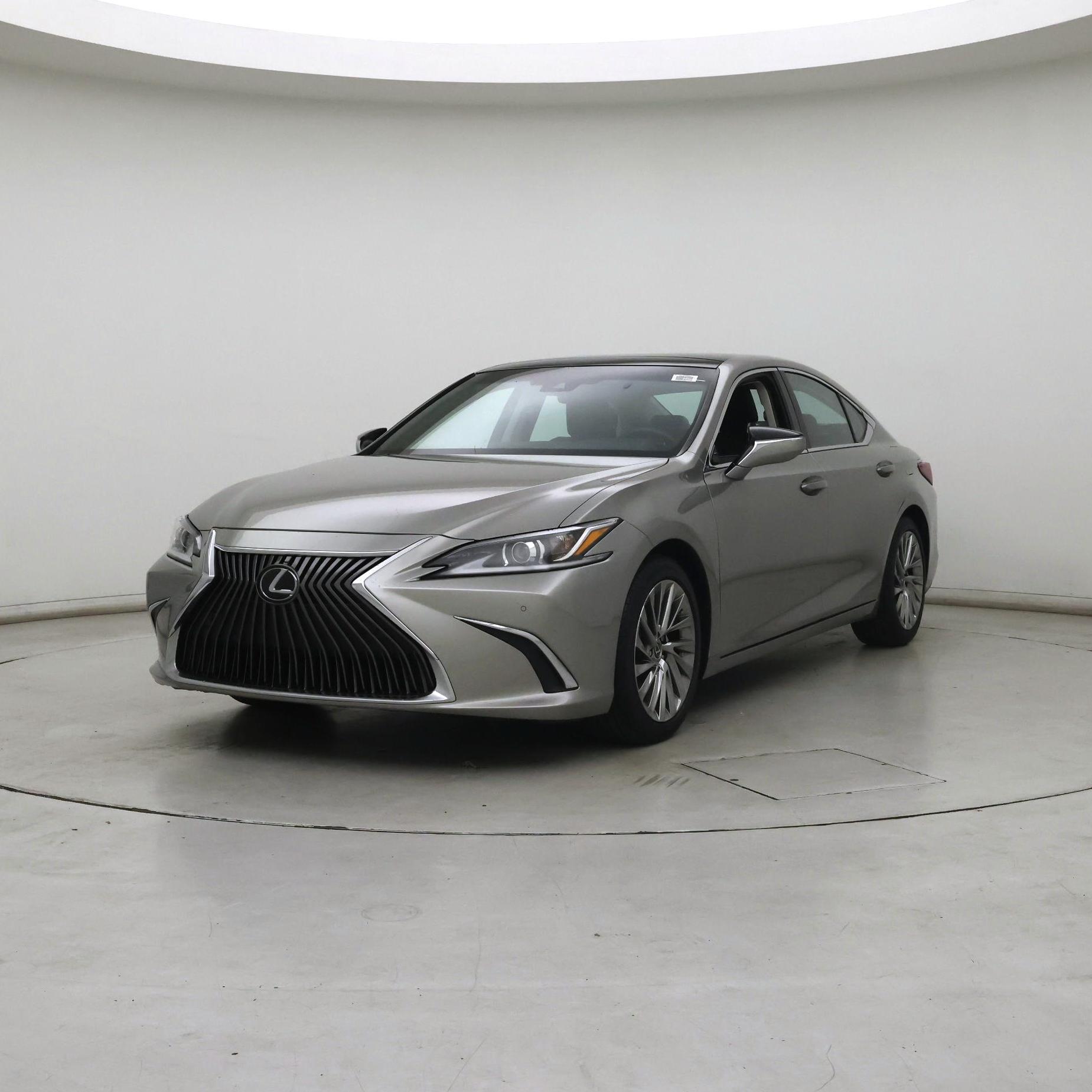 Thumbnail: 2019 Lexus ES - 4
