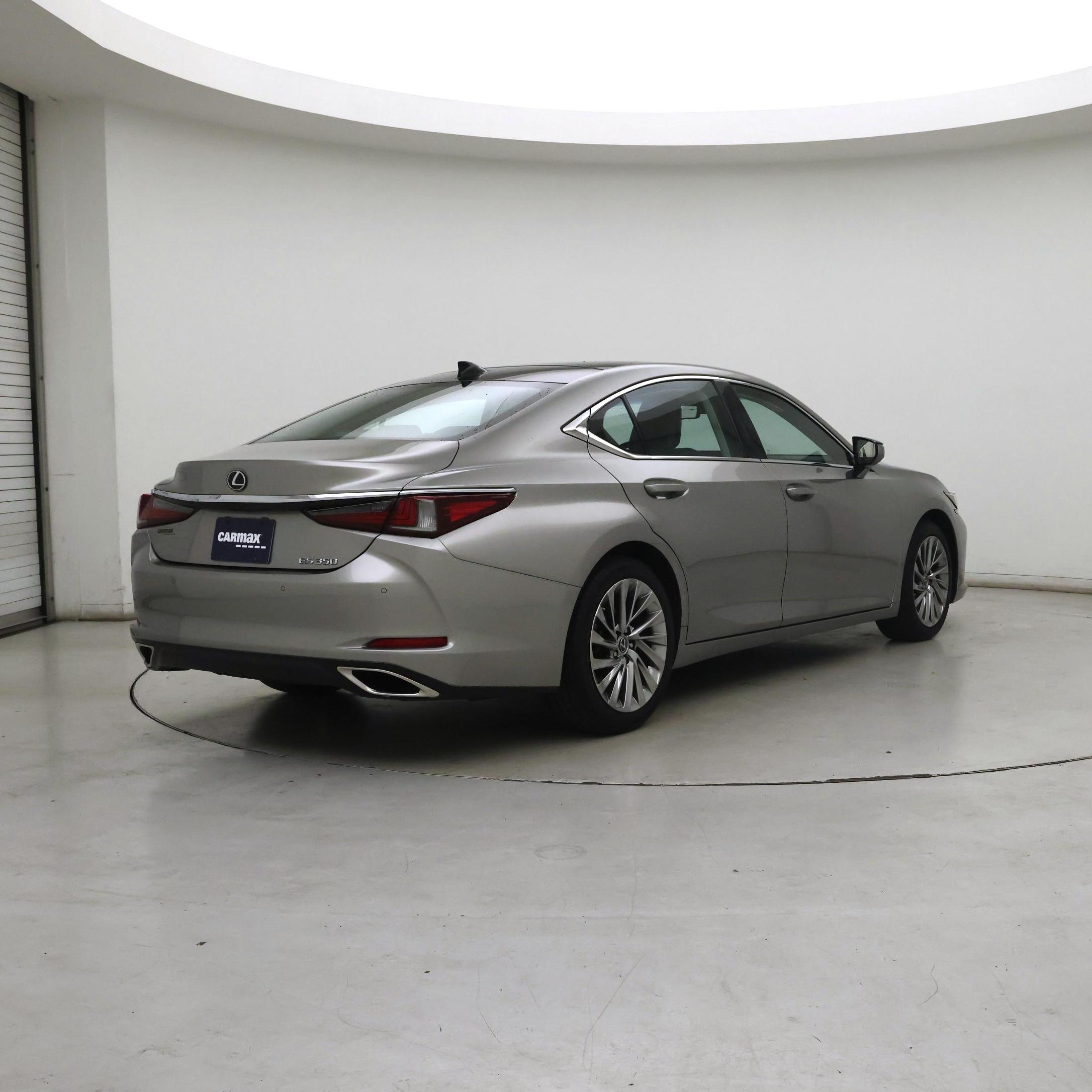 Thumbnail: 2019 Lexus ES - 8