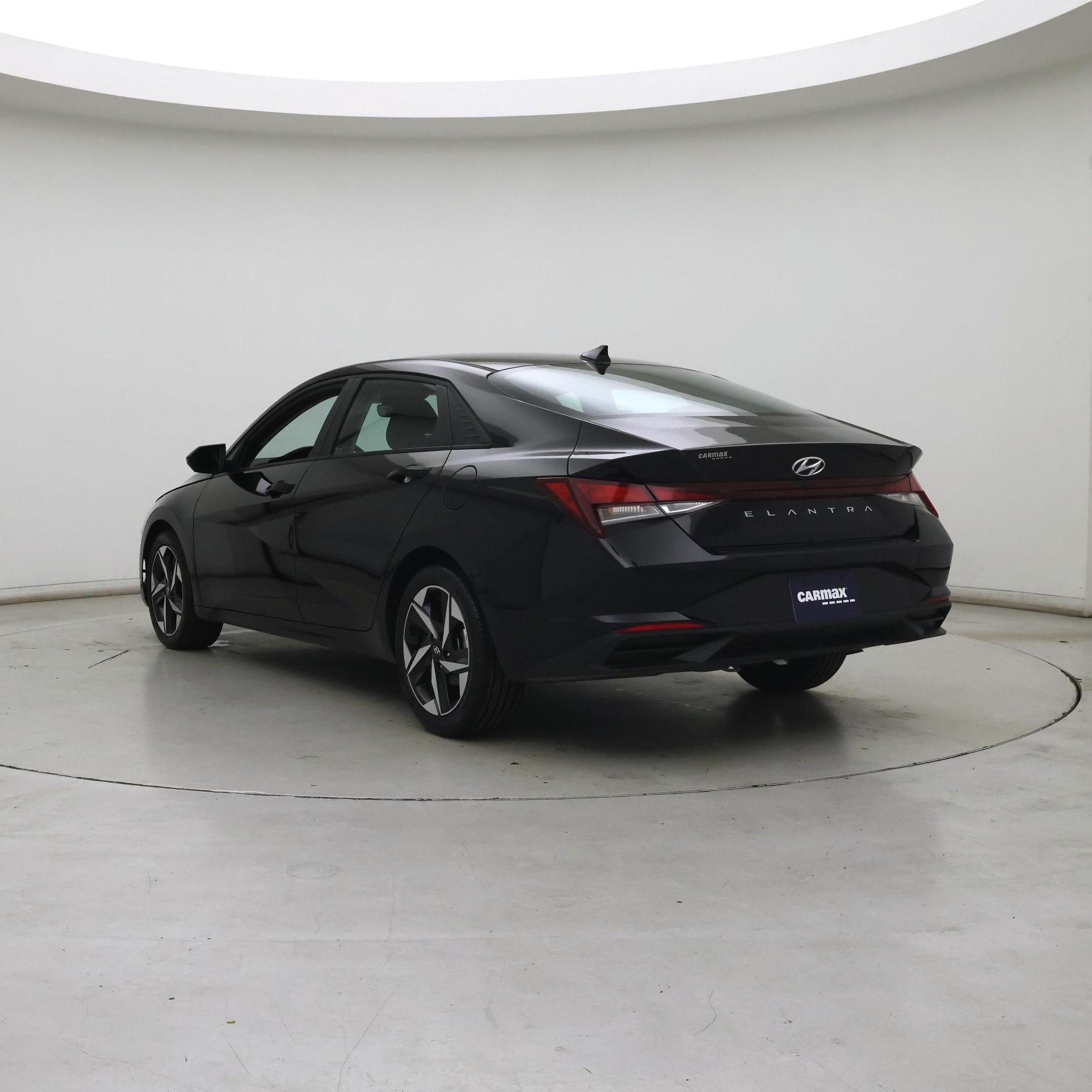 Thumbnail: 2023 Hyundai Elantra - 2