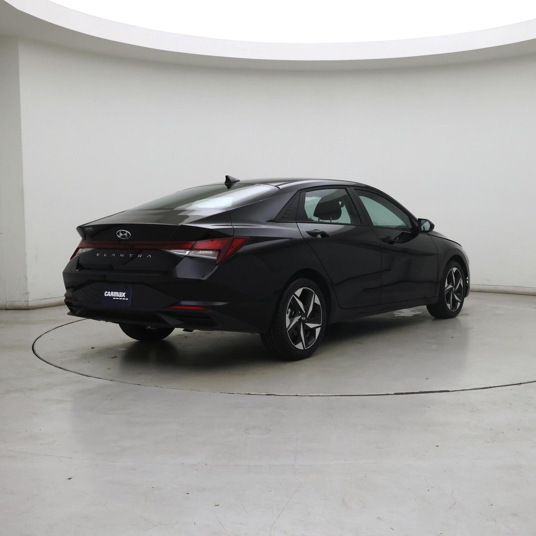 Thumbnail: 2023 Hyundai Elantra - 8
