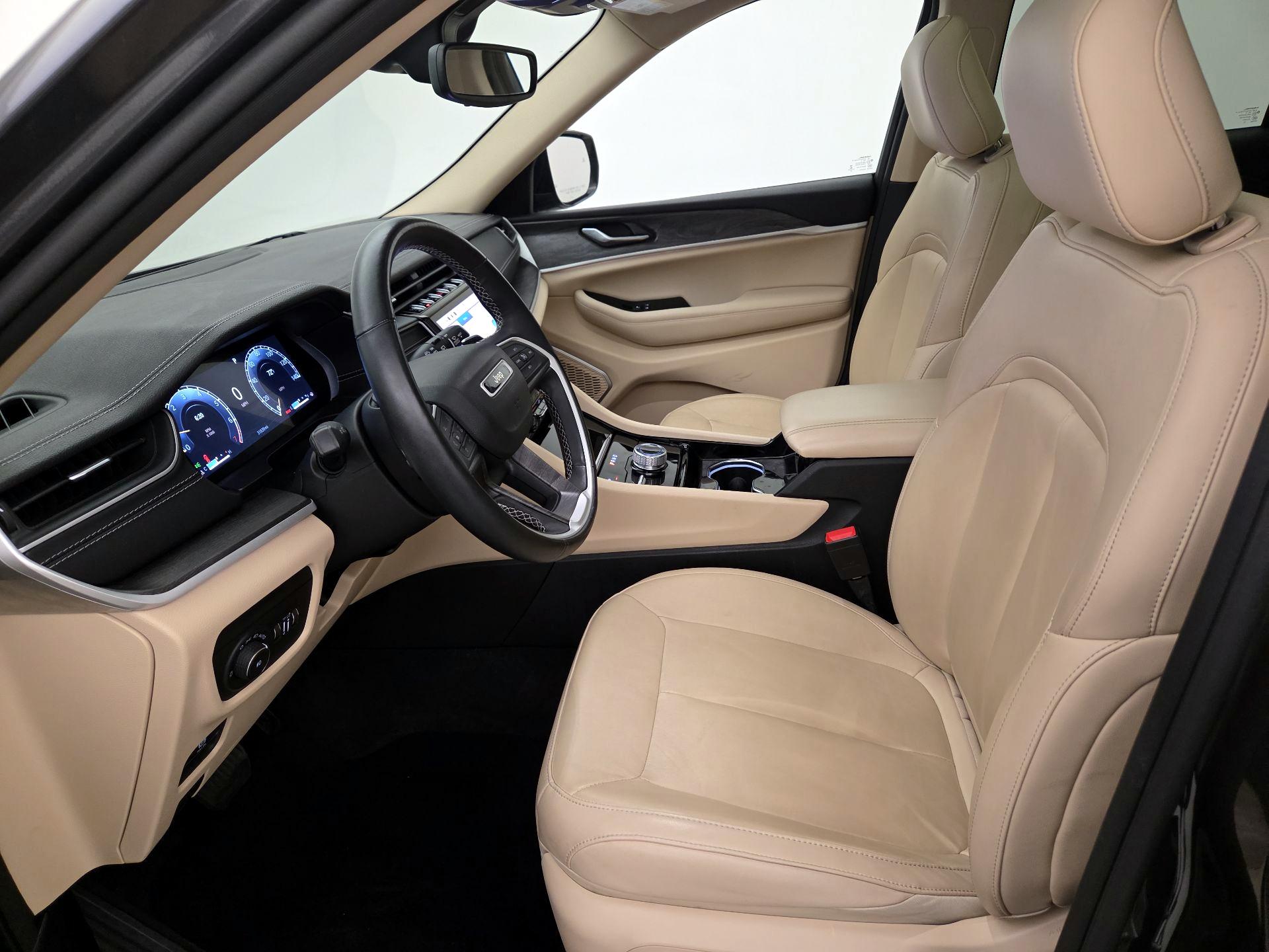 Thumbnail: 2022 Jeep Grand Cherokee - 11
