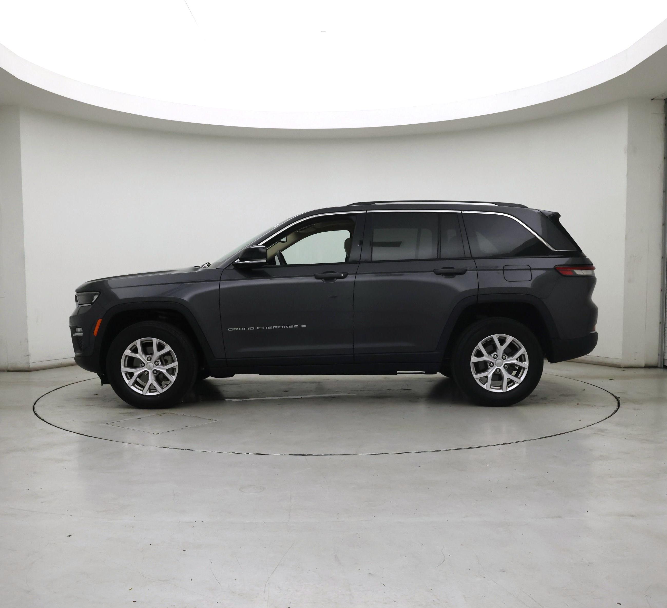 Thumbnail: 2022 Jeep Grand Cherokee - 3