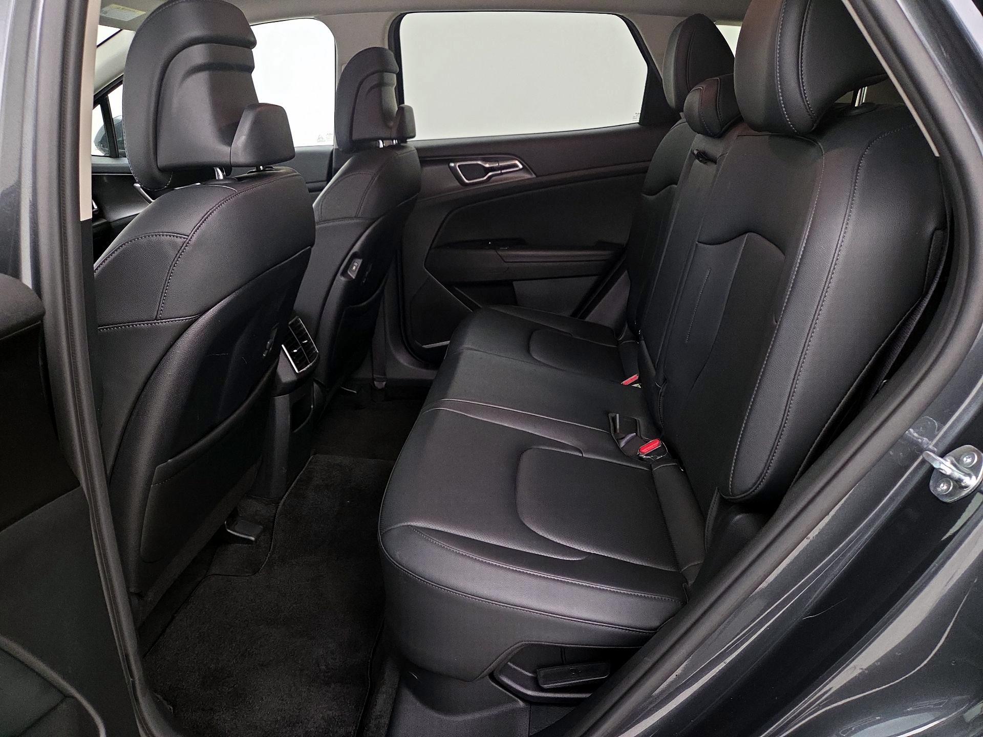 Thumbnail: 2023 Kia Sportage - 20