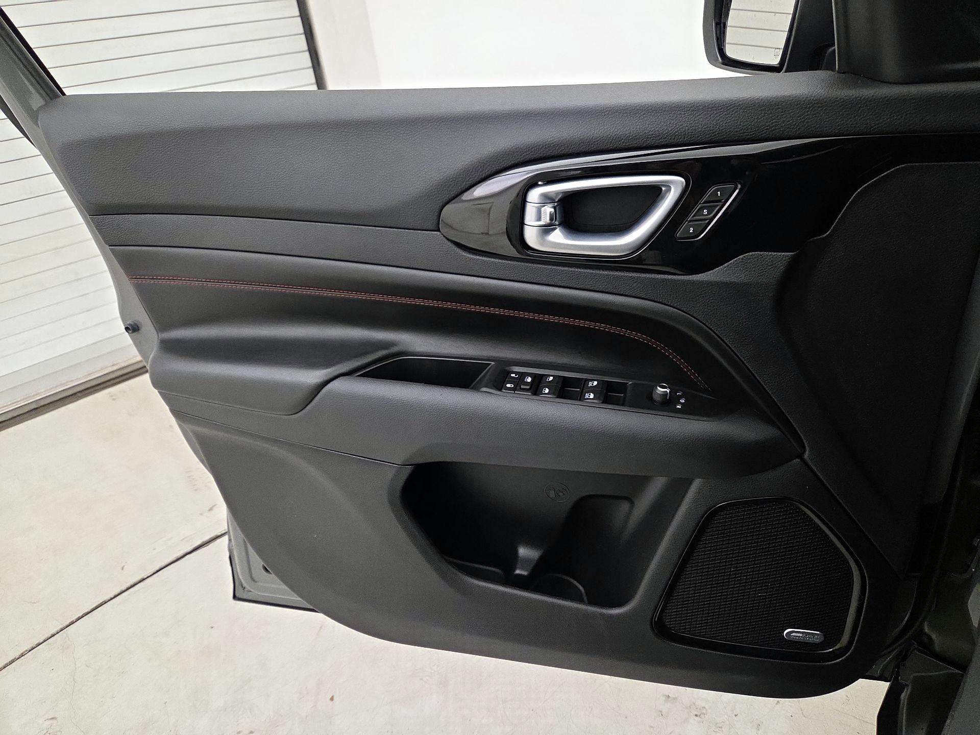 Thumbnail: 2022 Jeep Compass - 12