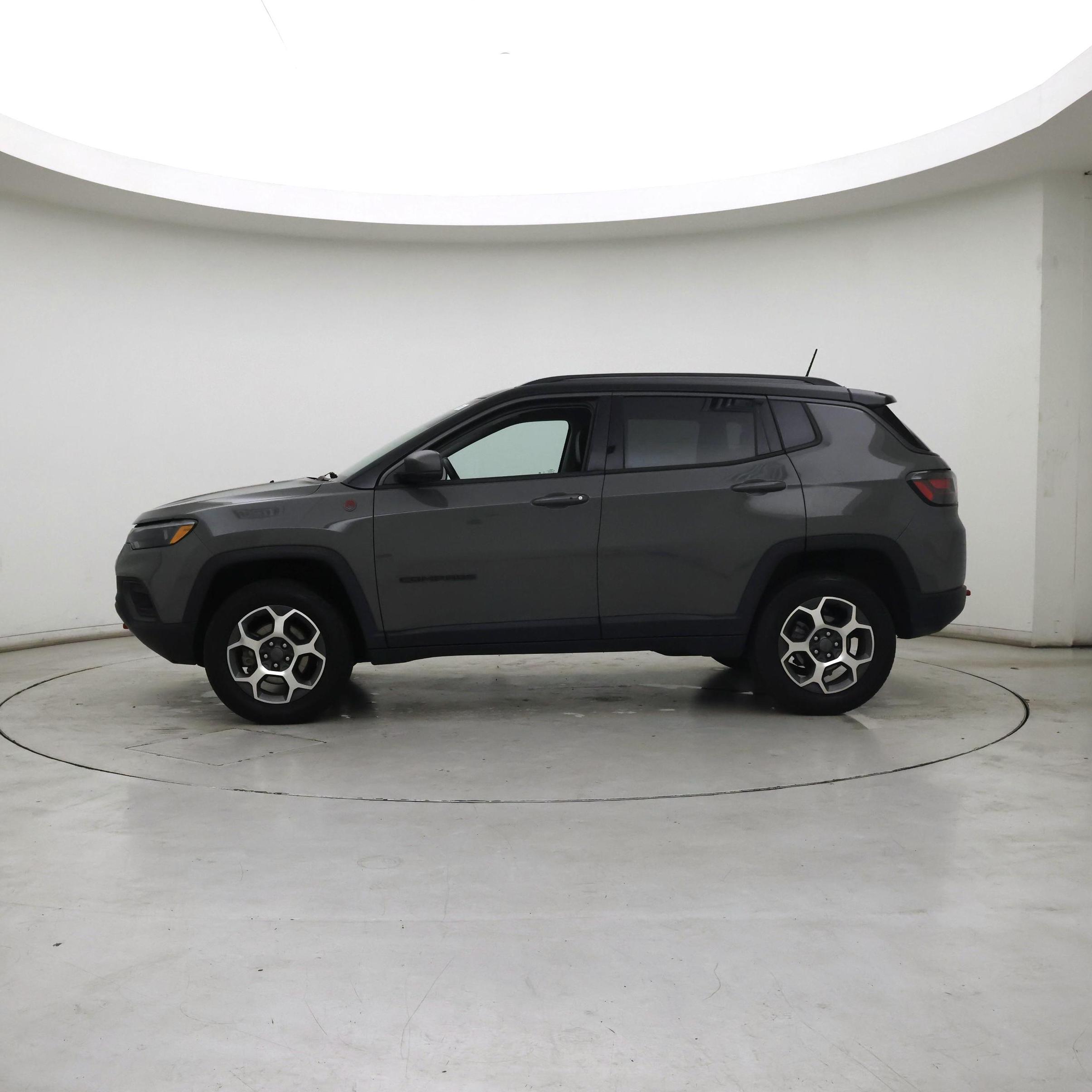 Thumbnail: 2022 Jeep Compass - 3