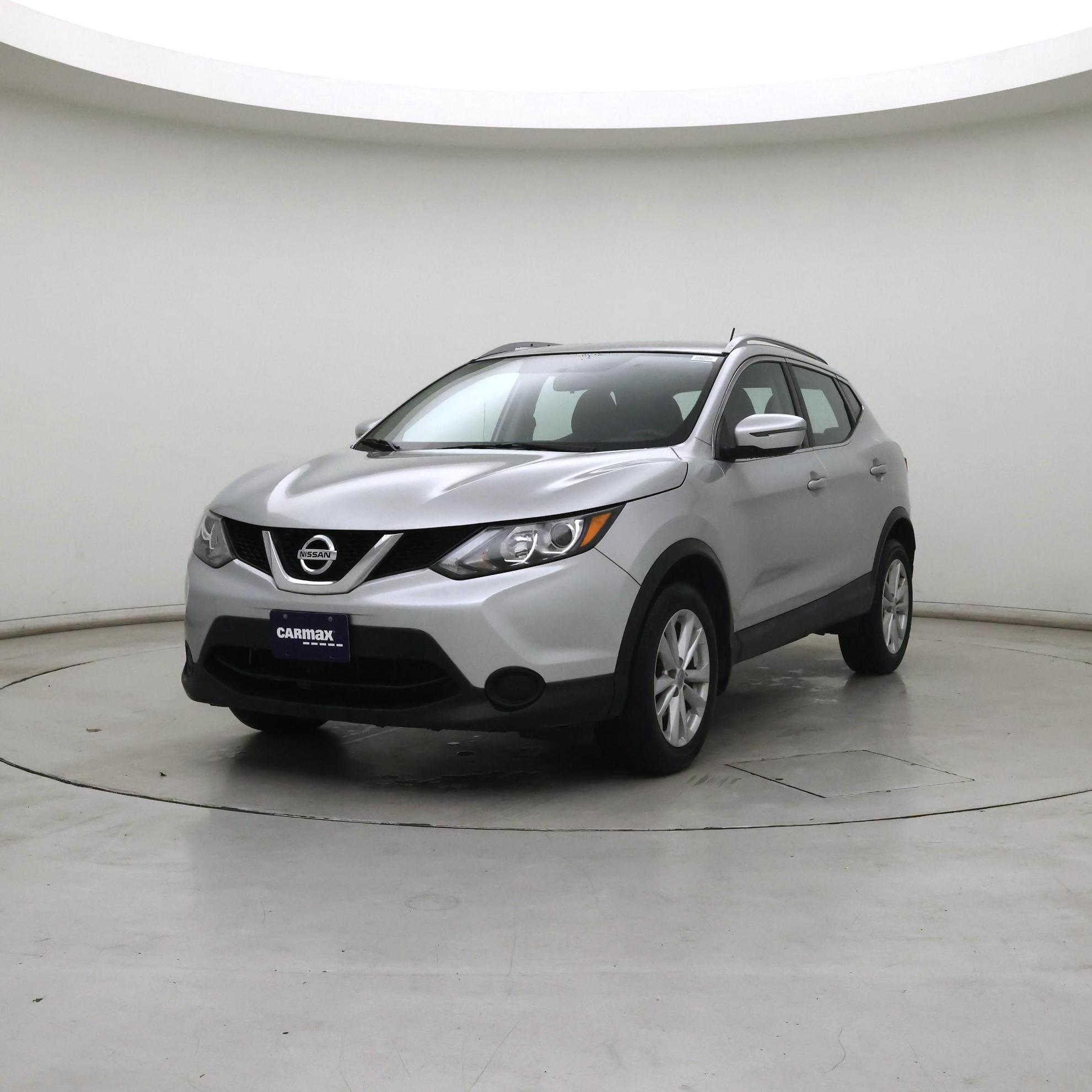 Thumbnail: 2017 Nissan Rogue Sport - 4
