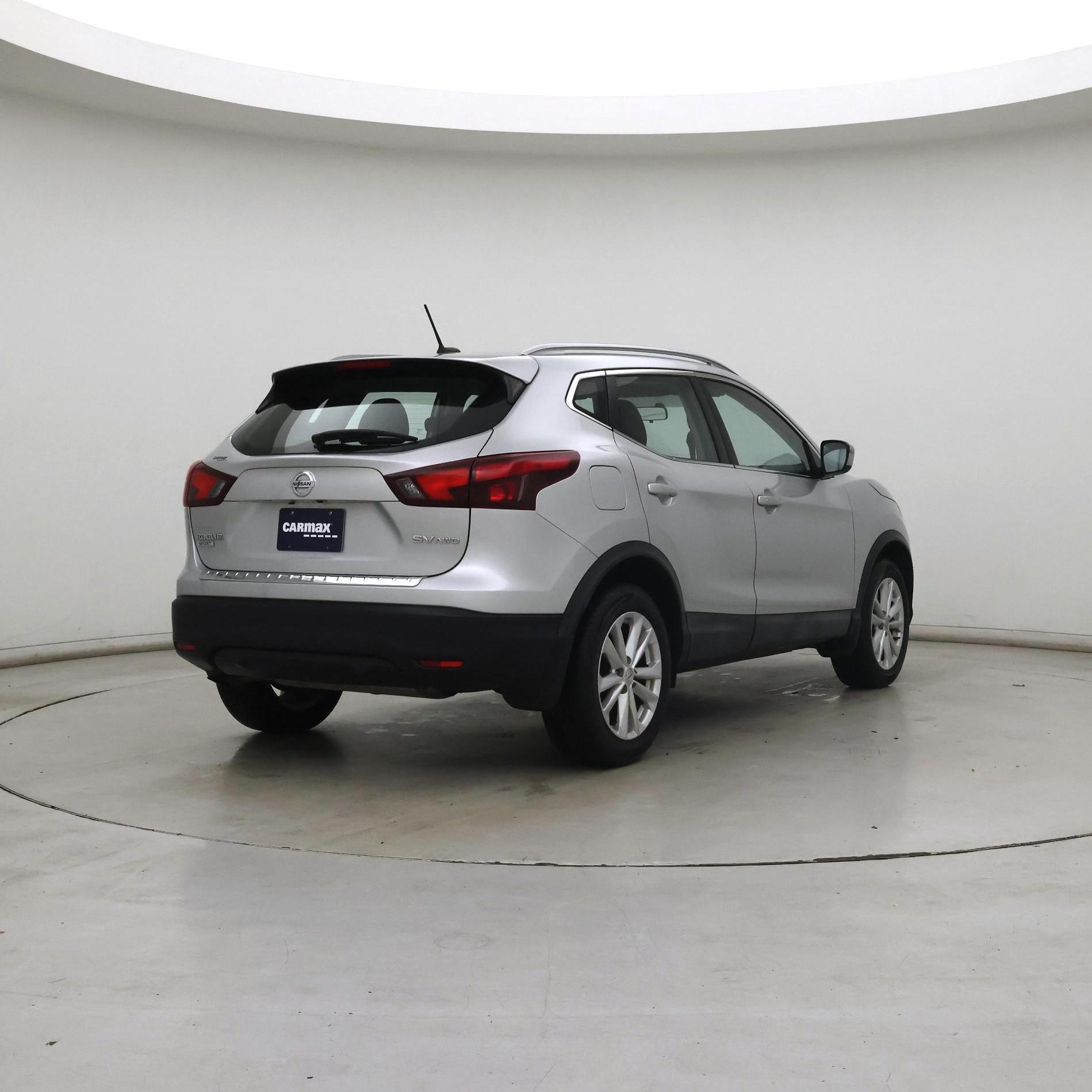 Thumbnail: 2017 Nissan Rogue Sport - 8