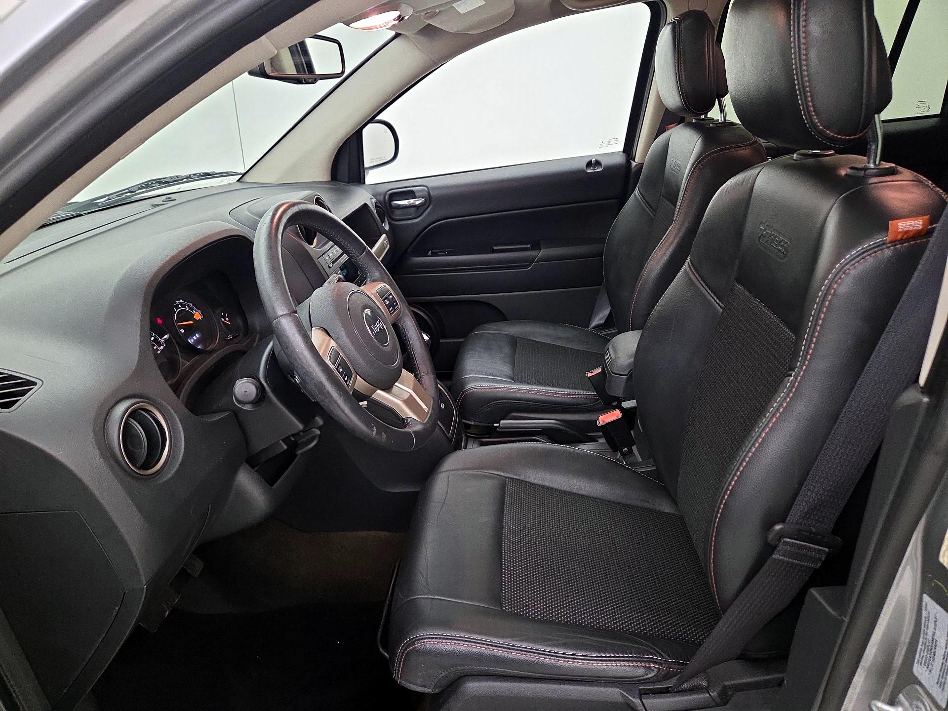 Thumbnail: 2016 Jeep Compass - 11
