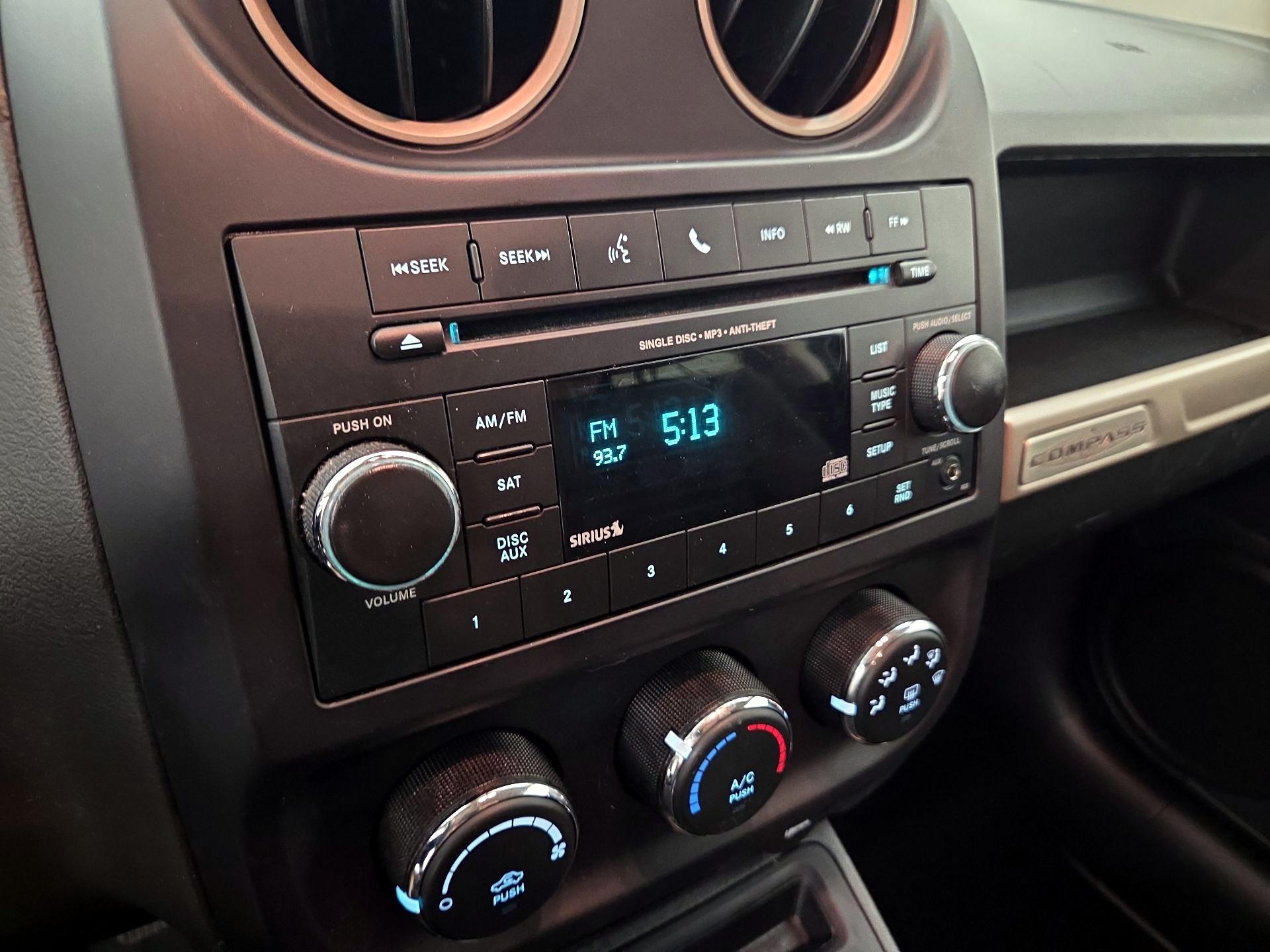 Thumbnail: 2016 Jeep Compass - 13