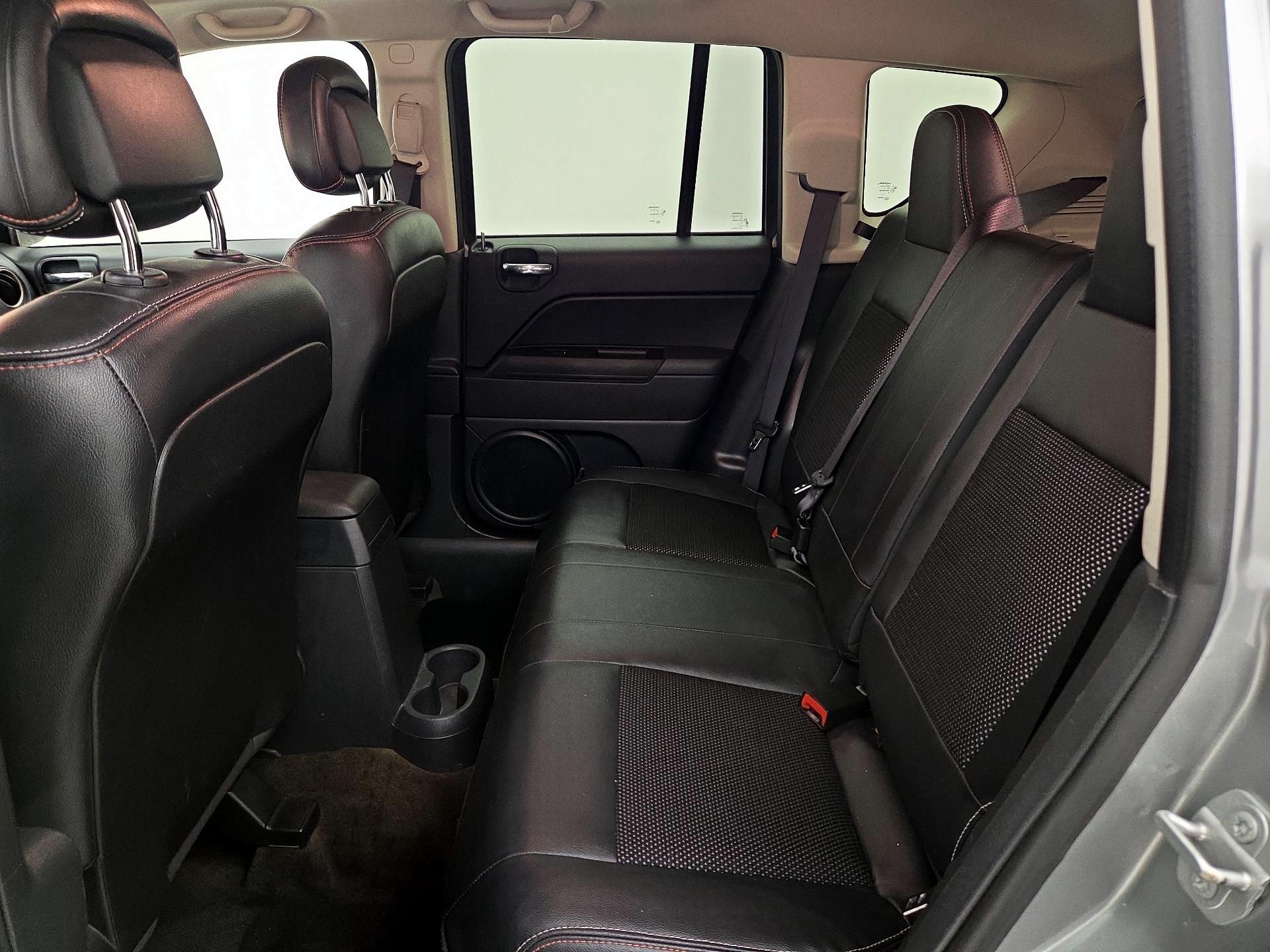 Thumbnail: 2016 Jeep Compass - 17
