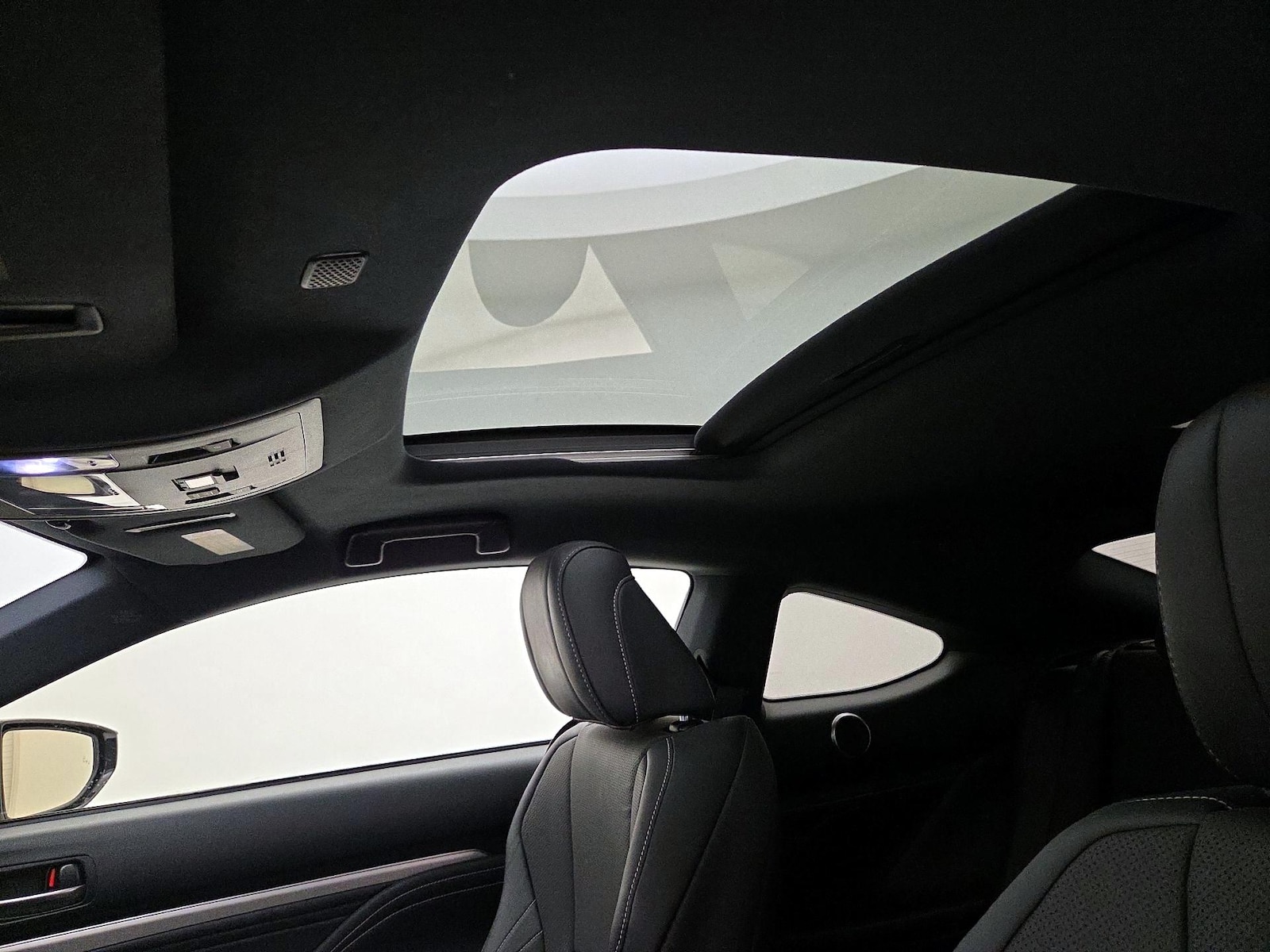 Sunroof(s) & Overhead Airbags
