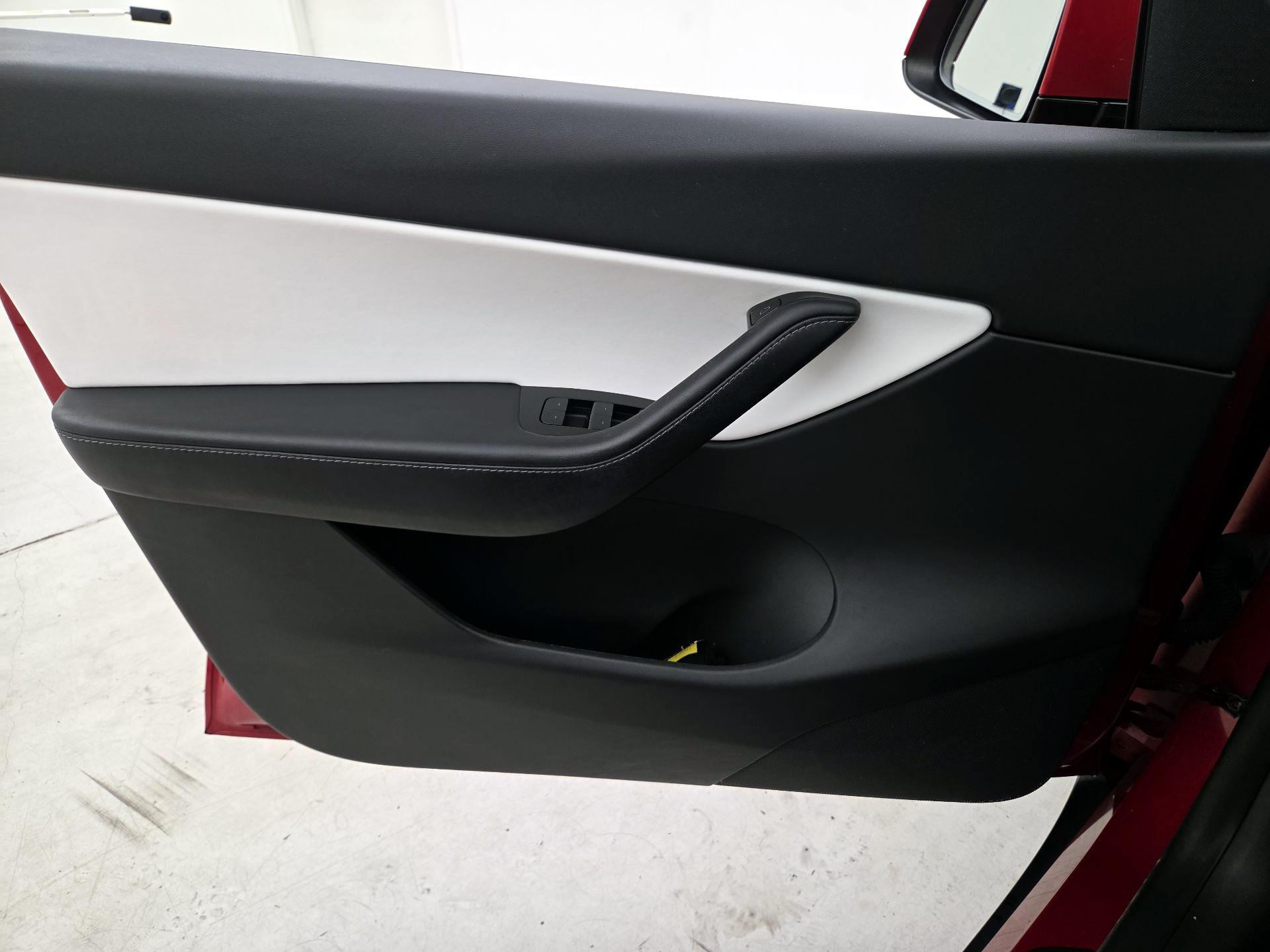 Thumbnail: 2021 Tesla Model Y - 12